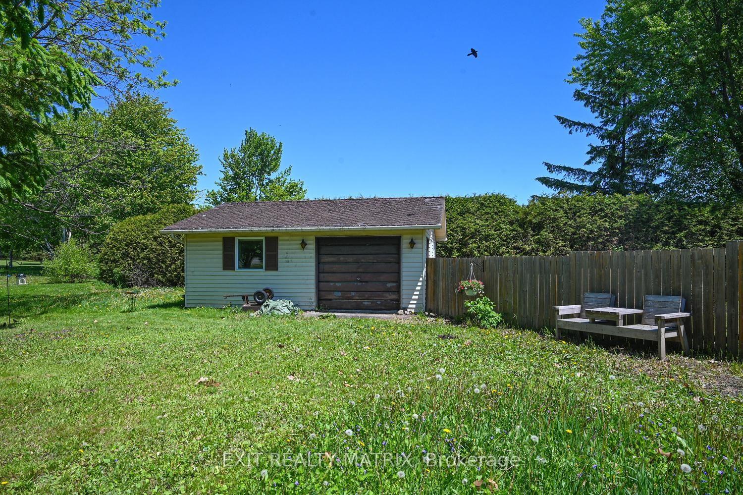 Photo 33 of 2311 Edward Kidd Crescent, Ottawa, North Gower — HOMEH
