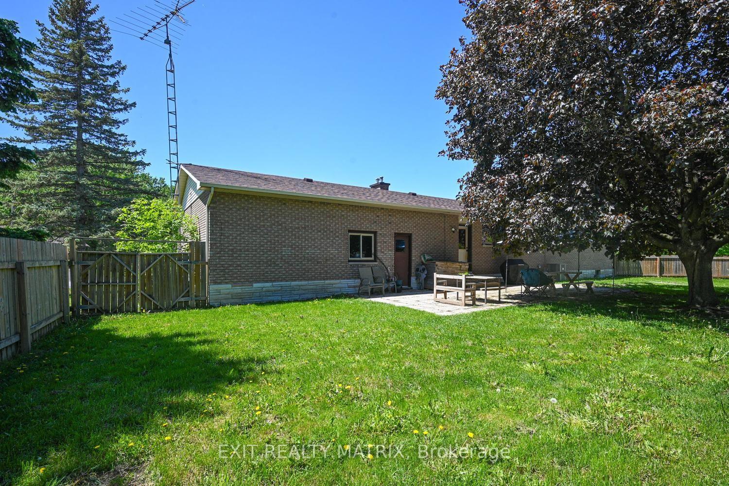 Photo 35 of 2311 Edward Kidd Crescent, Ottawa, North Gower — HOMEH