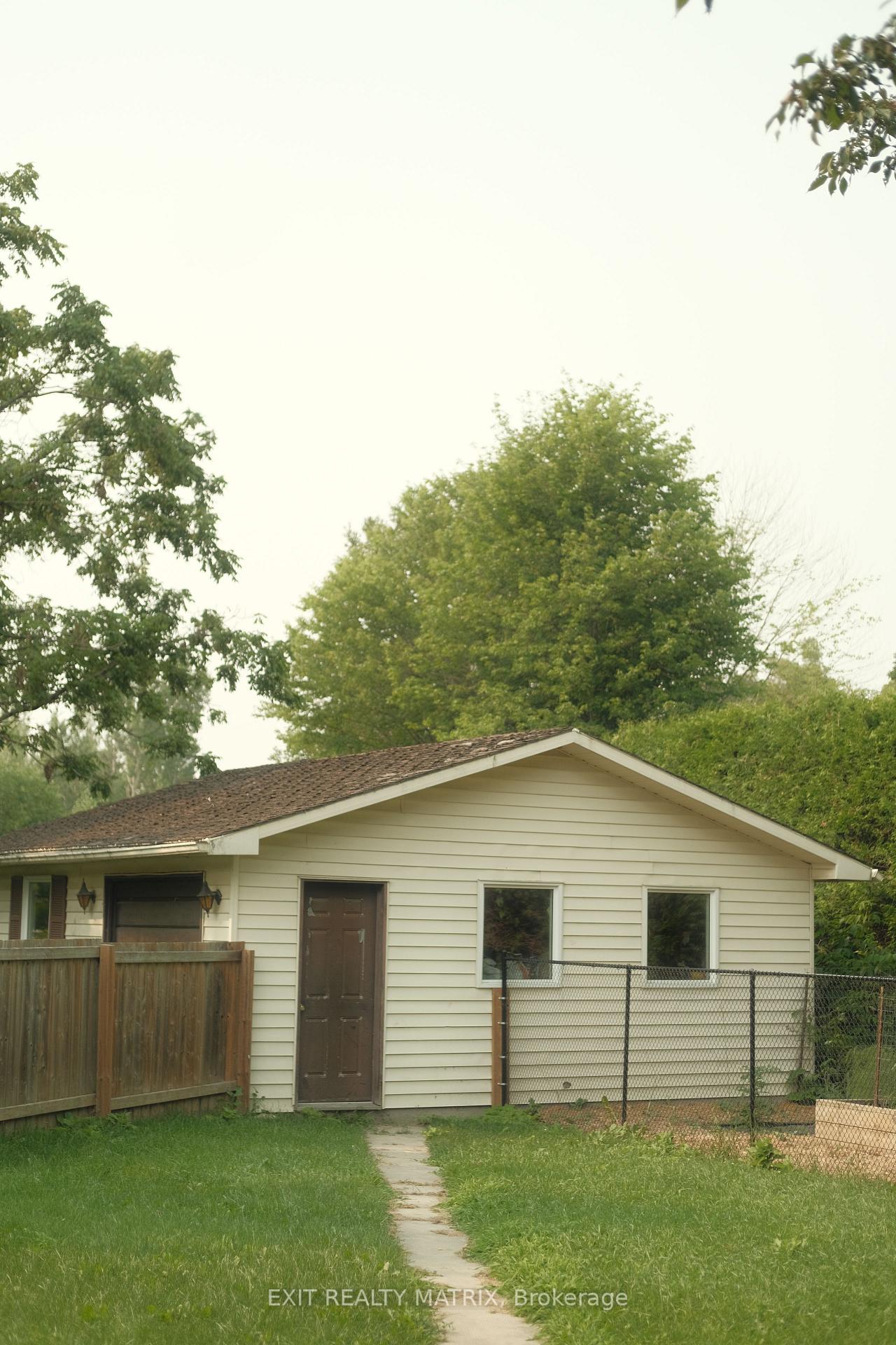 Photo 41 of 2311 Edward Kidd Crescent, Ottawa, North Gower — HOMEH