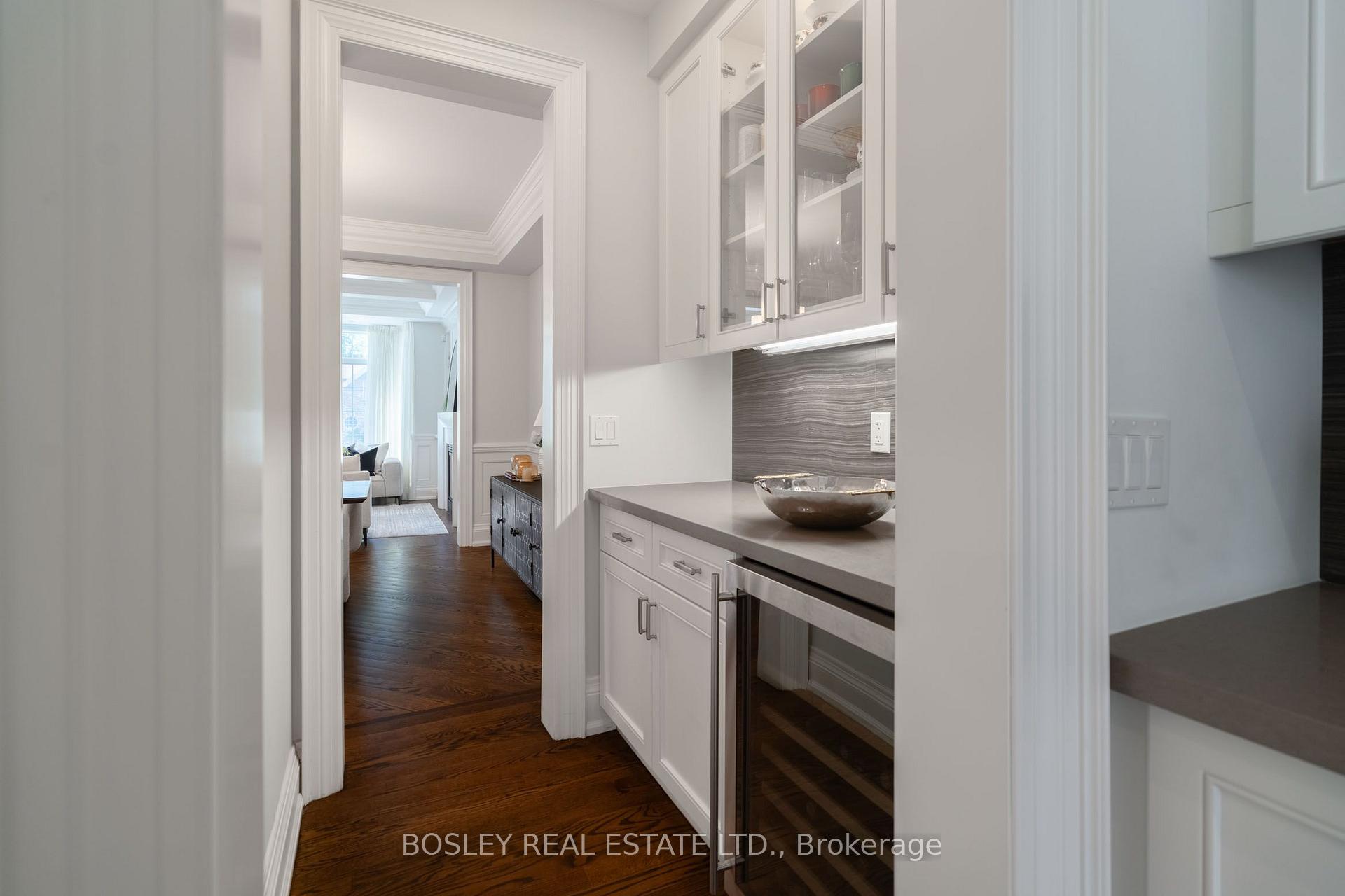 Photo 9 of 61 Rykert Crescent, Toronto, Leaside — HOMEH