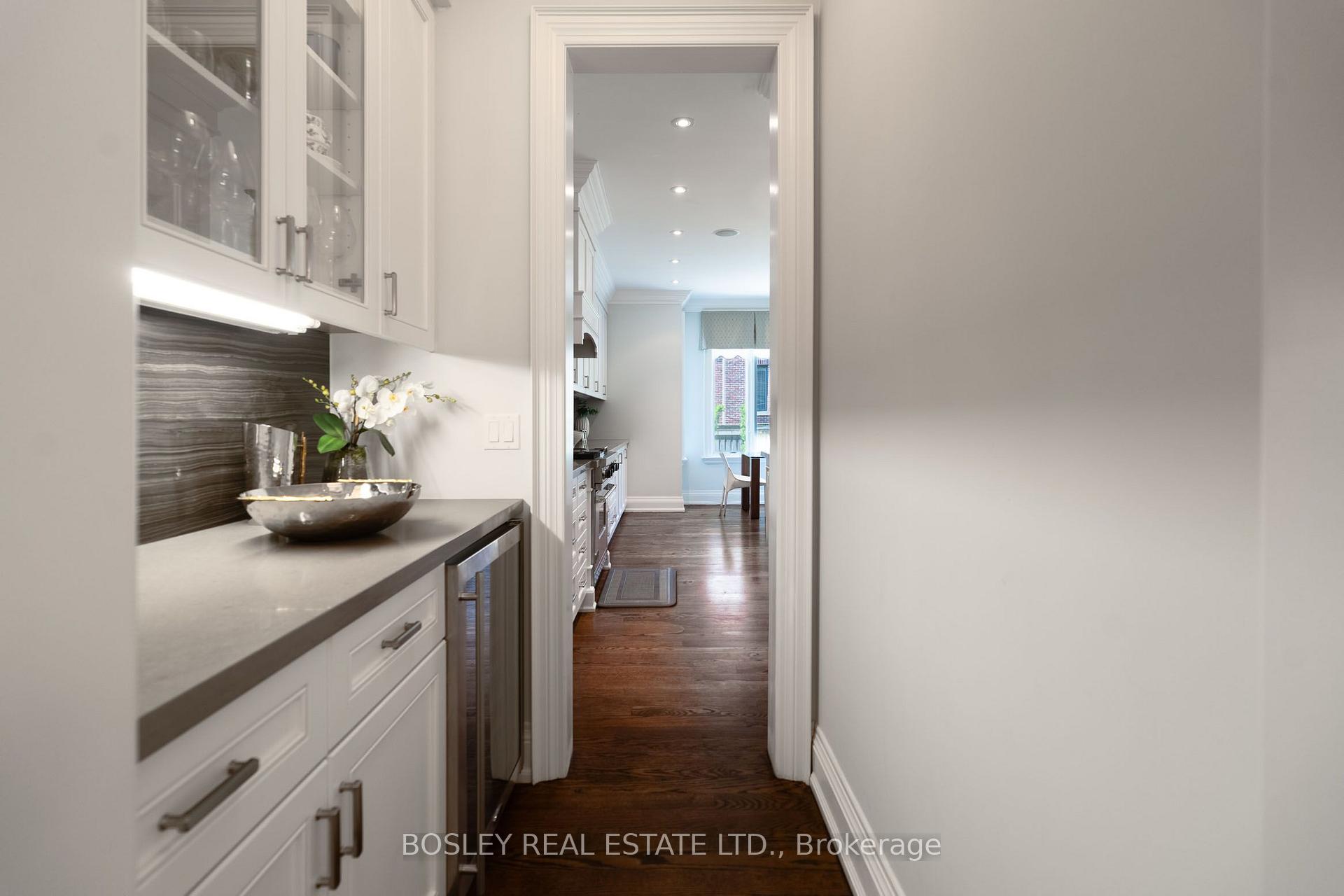 Photo 10 of 61 Rykert Crescent, Toronto, Leaside — HOMEH
