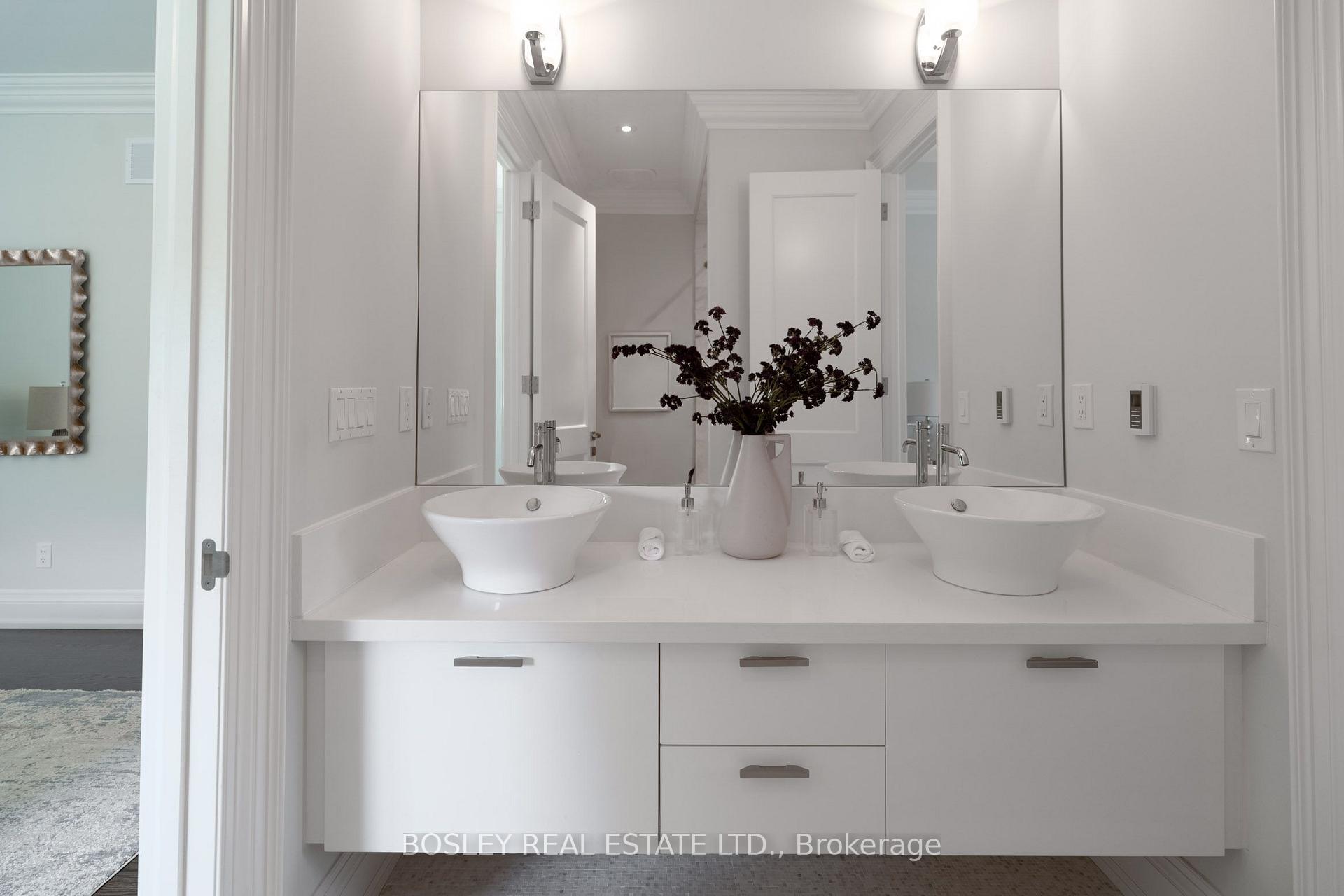 Photo 30 of 61 Rykert Crescent, Toronto, Leaside — HOMEH