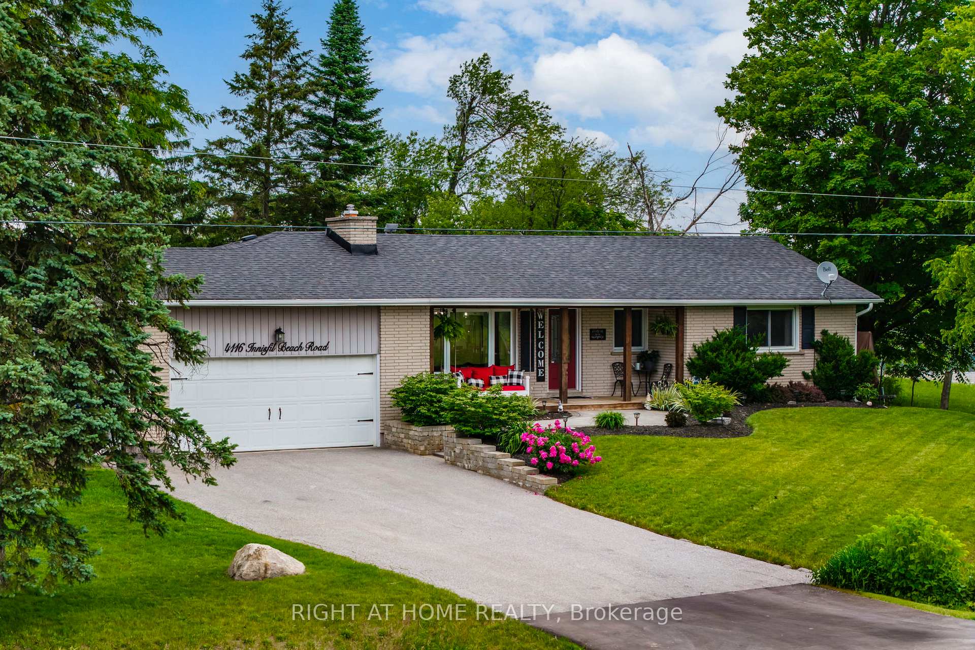 Photo of 4116 Innisfil Beach Road