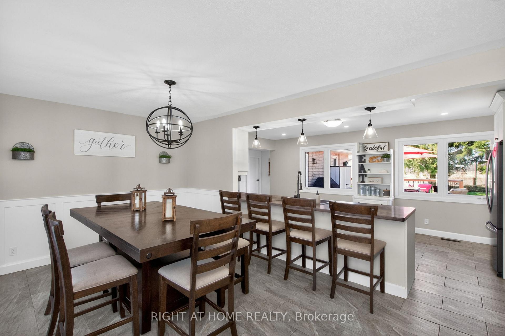 Photo 7 of 4116 Innisfil Beach Road, Innisfil, Rural Innisfil — HOMEH