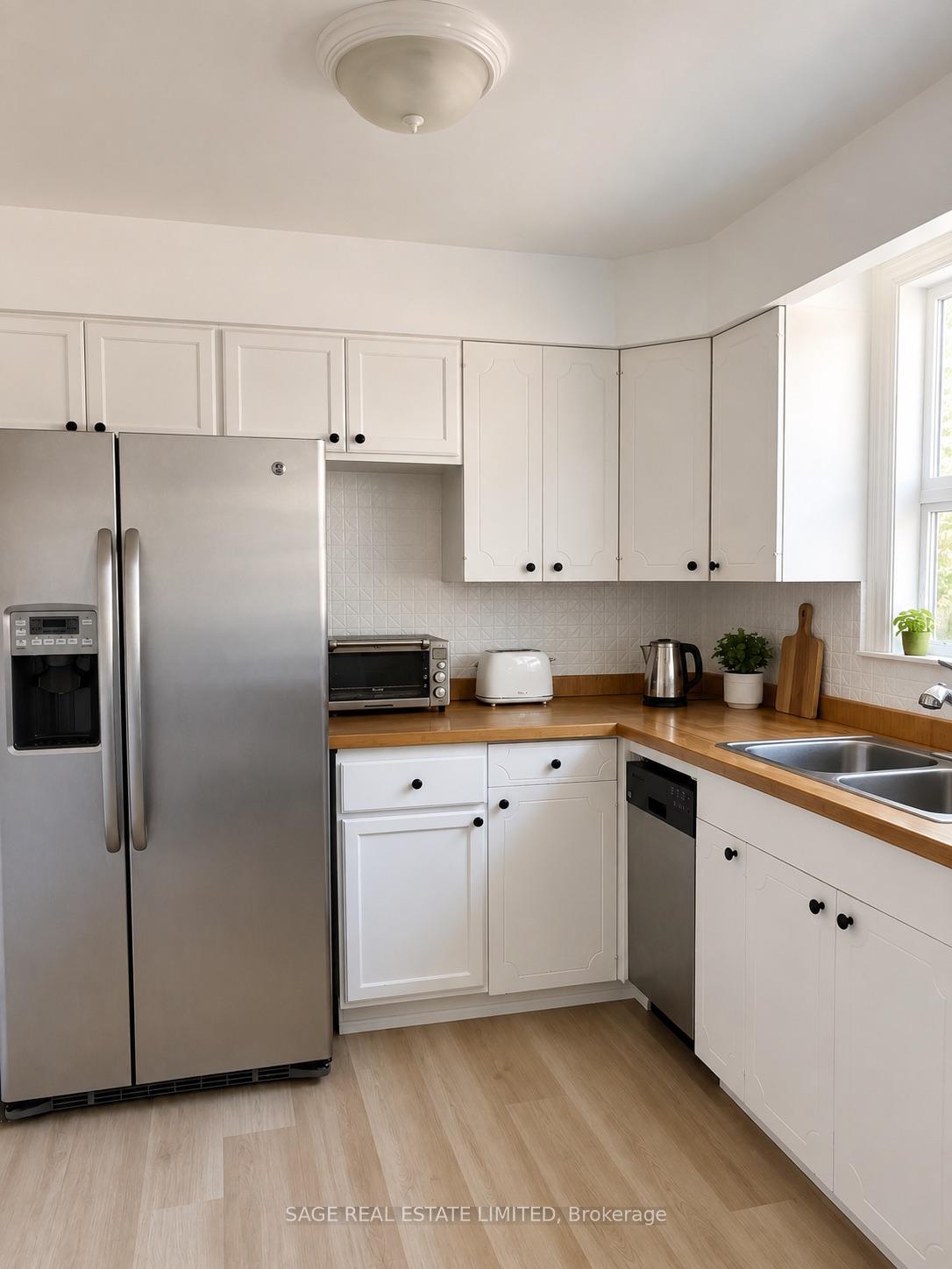 Photo 4 of 73 Cynthia Road, Toronto, Rockcliffe-Smythe — HOMEH