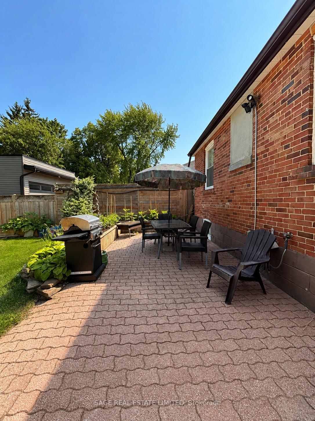 Photo 11 of 73 Cynthia Road, Toronto, Rockcliffe-Smythe — HOMEH