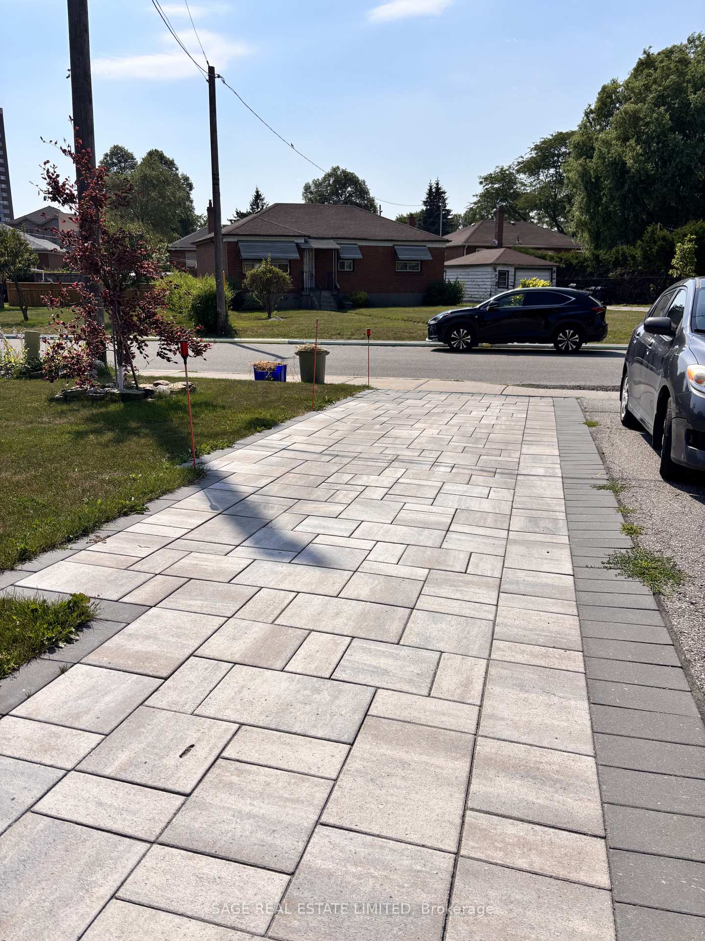 Photo 12 of 73 Cynthia Road, Toronto, Rockcliffe-Smythe — HOMEH