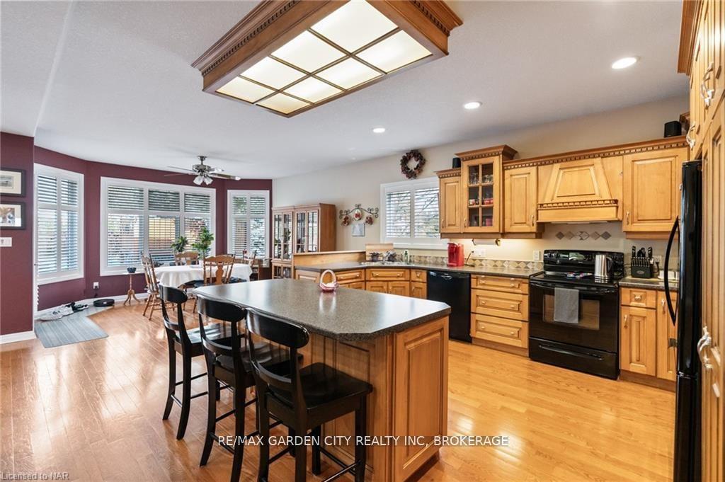 Photo 14 of 100 Thorold Road E, Welland, Prince Charles — HOMEH