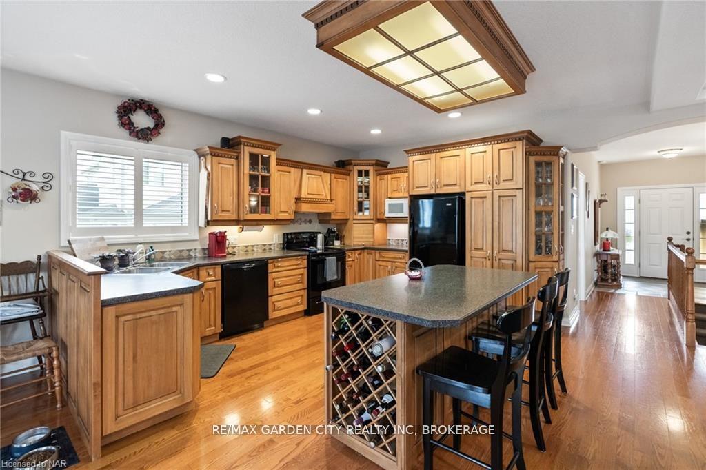 Photo 21 of 100 Thorold Road E, Welland, Prince Charles — HOMEH