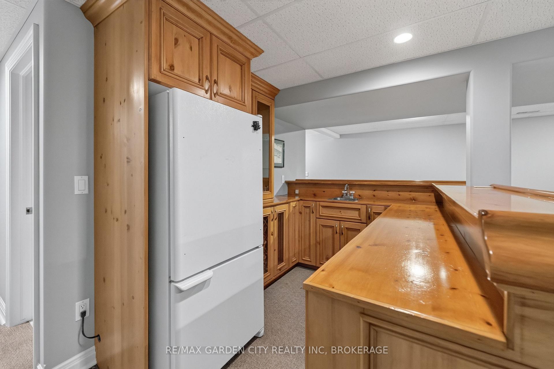 Photo 43 of 100 Thorold Road E, Welland, Prince Charles — HOMEH