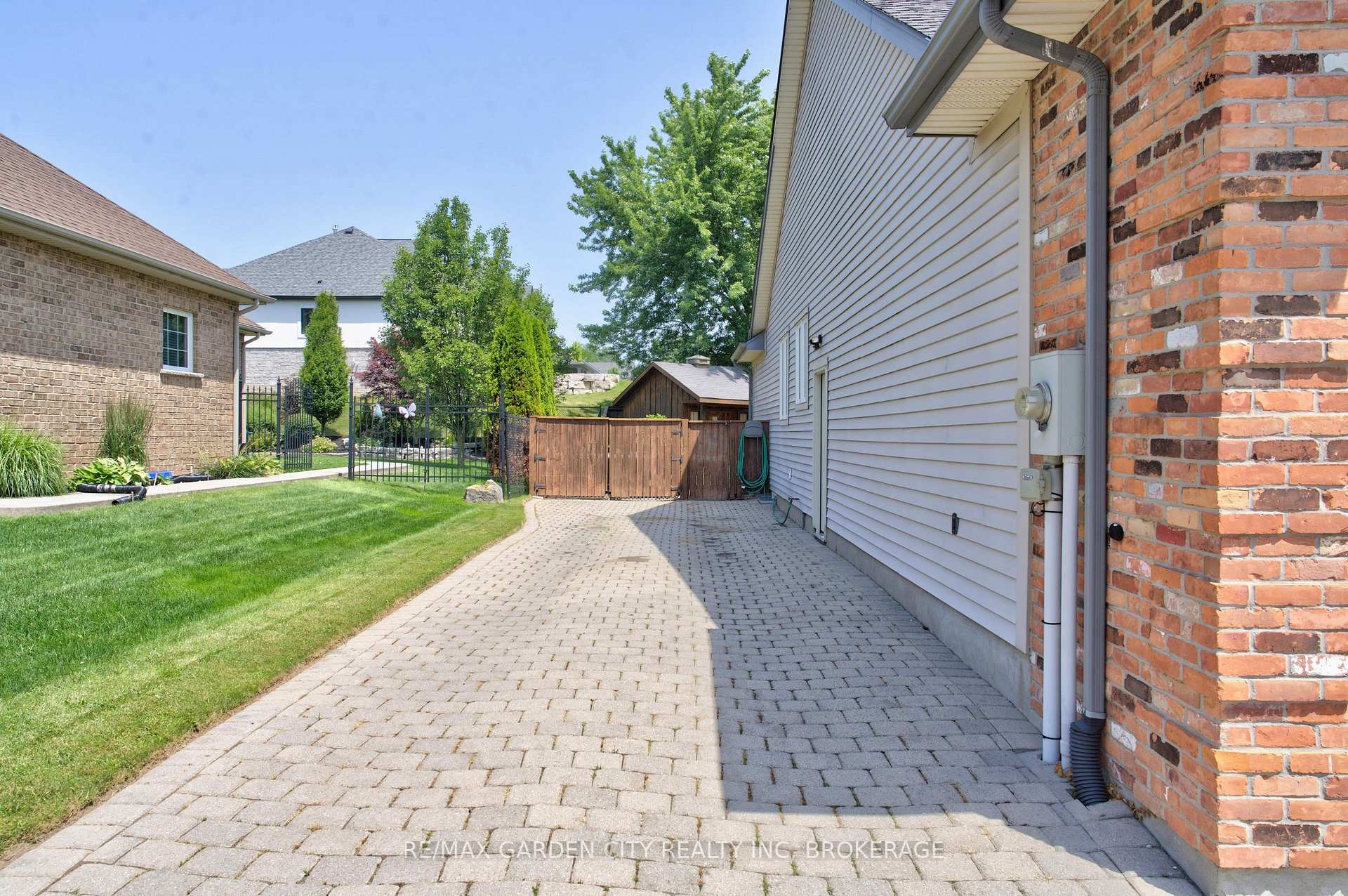Photo 57 of 100 Thorold Road E, Welland, Prince Charles — HOMEH