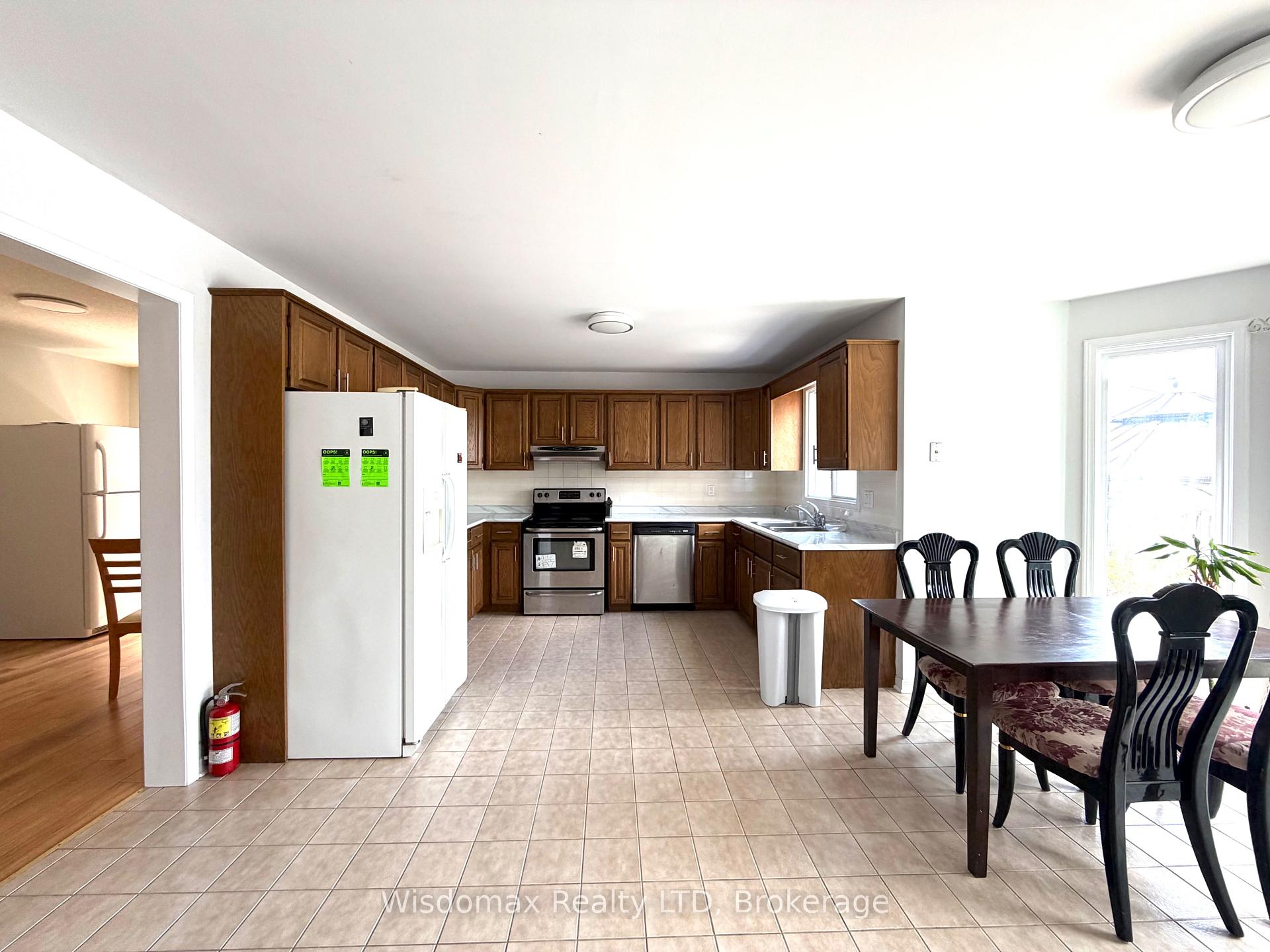 Photo 7 of 1 Crysler Crescent, Thorold, Confederation Heights — HOMEH