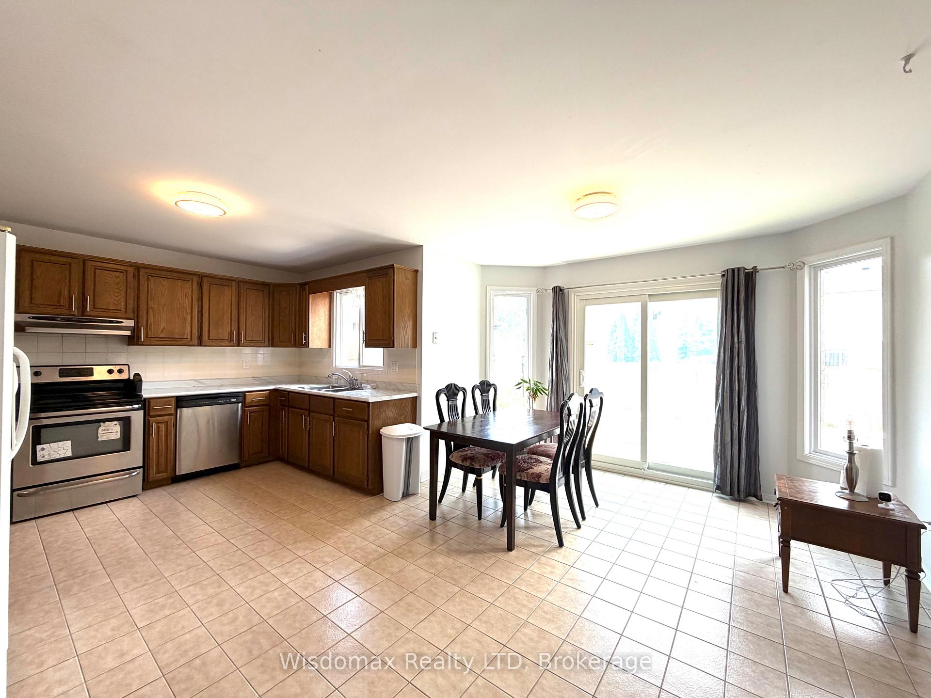Photo 8 of 1 Crysler Crescent, Thorold, Confederation Heights — HOMEH