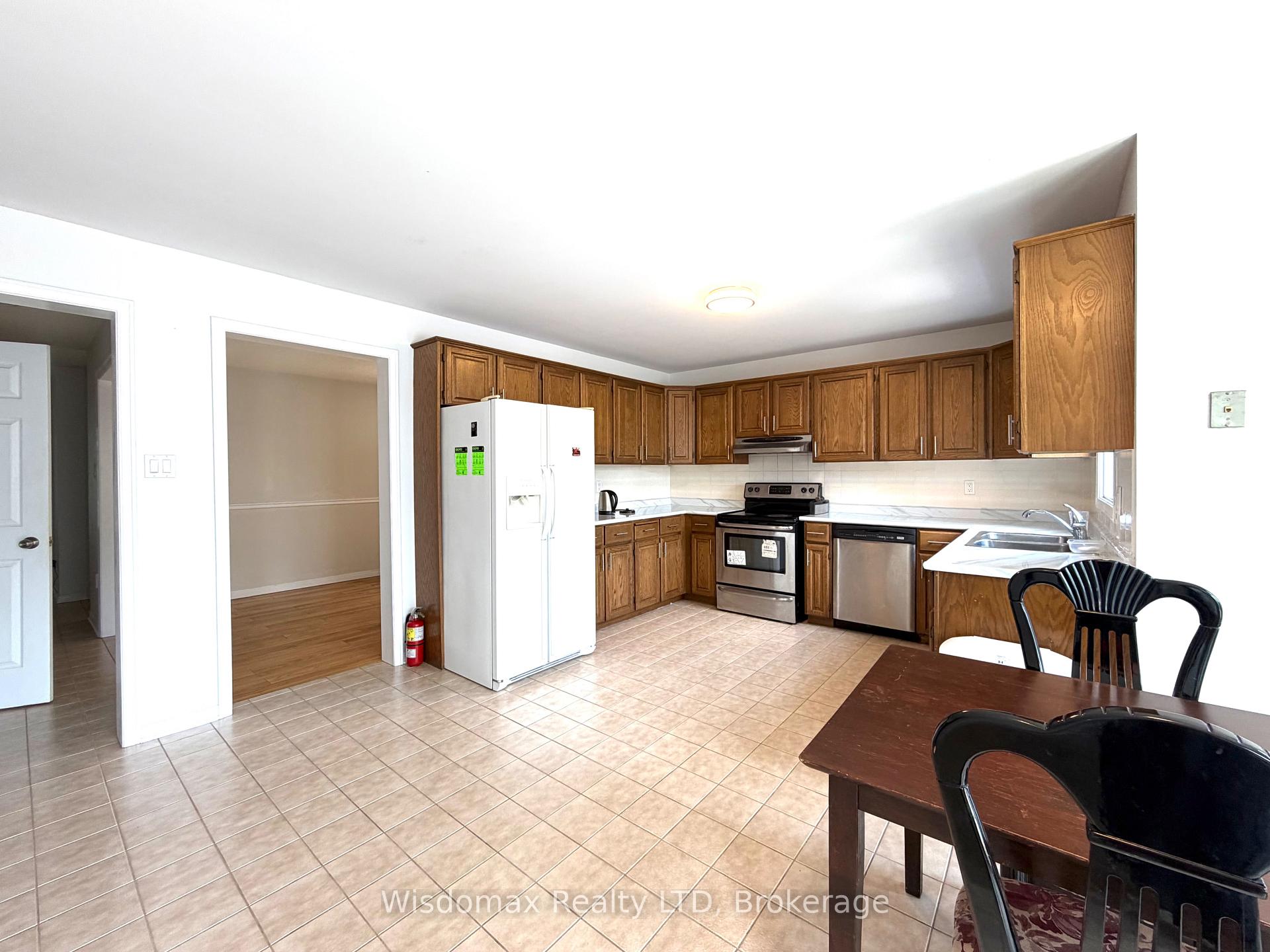 Photo 11 of 1 Crysler Crescent, Thorold, Confederation Heights — HOMEH