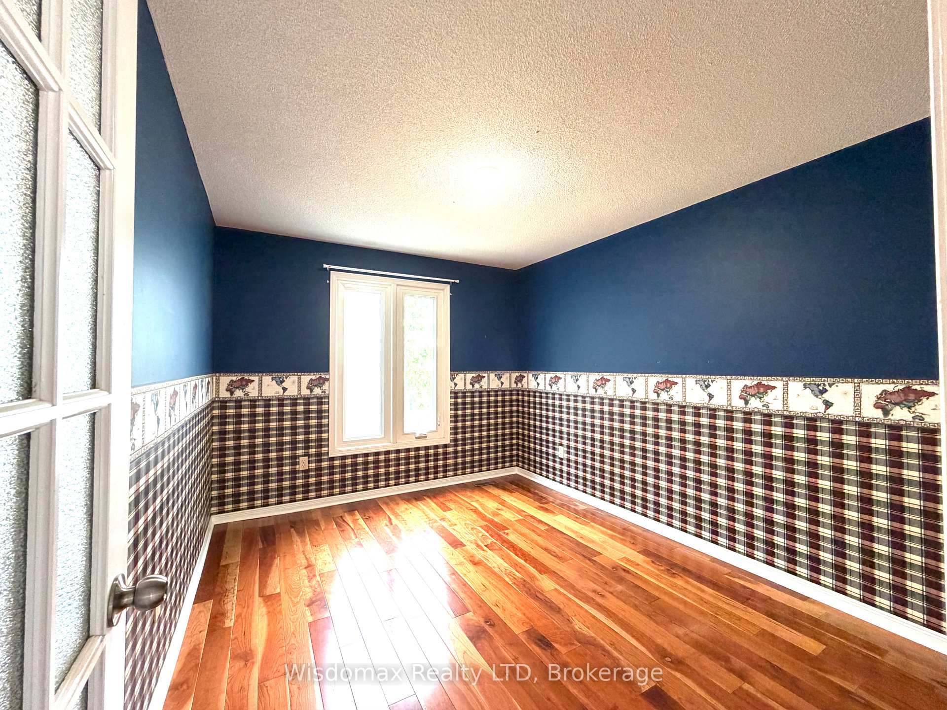 Photo 5 of 1 Crysler Crescent, Thorold, Confederation Heights — HOMEH