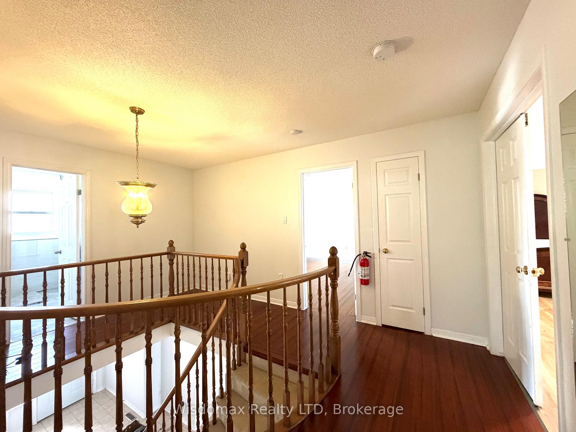 Photo 16 of 1 Crysler Crescent, Thorold, Confederation Heights — HOMEH