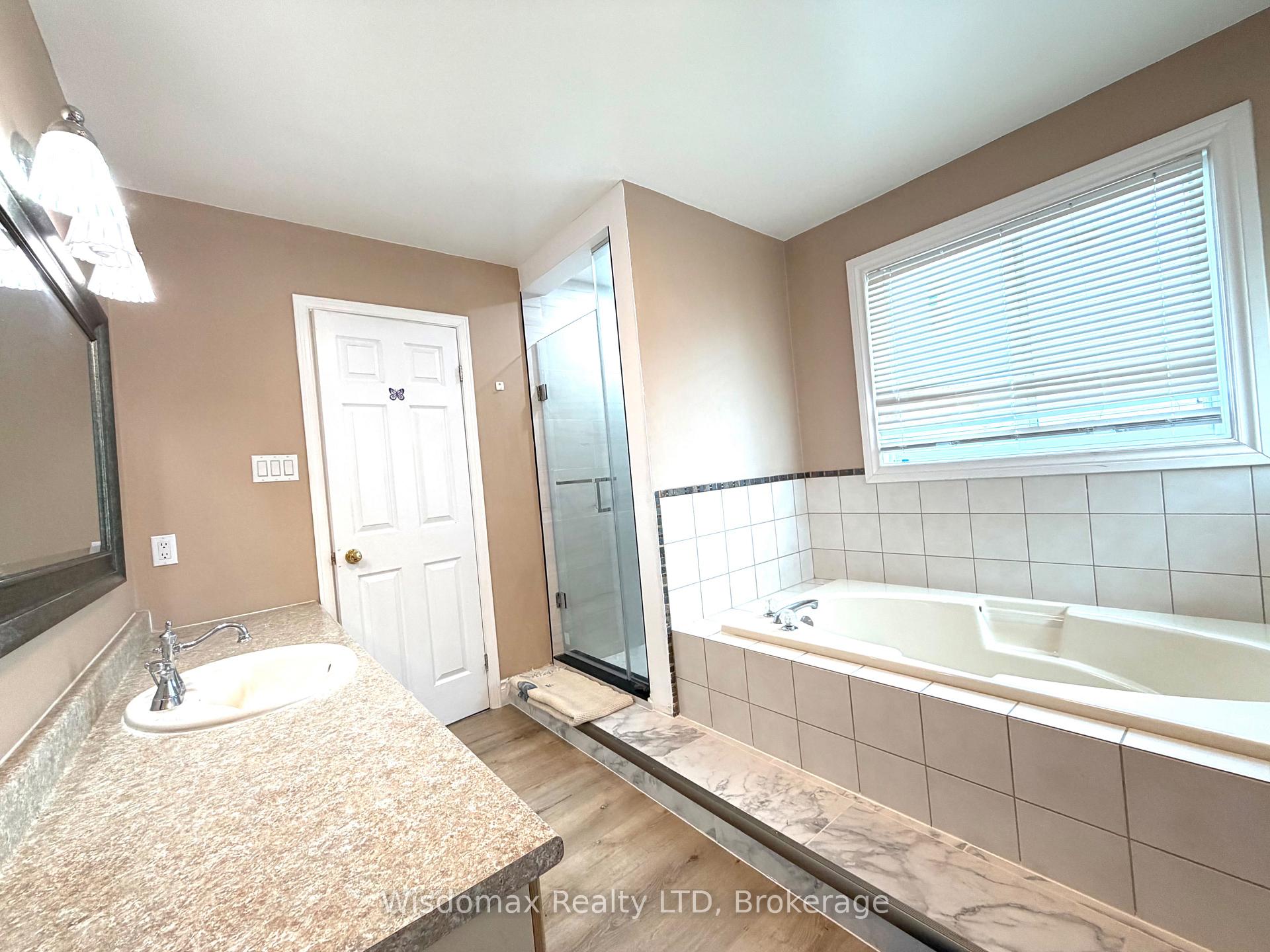 Photo 23 of 1 Crysler Crescent, Thorold, Confederation Heights — HOMEH