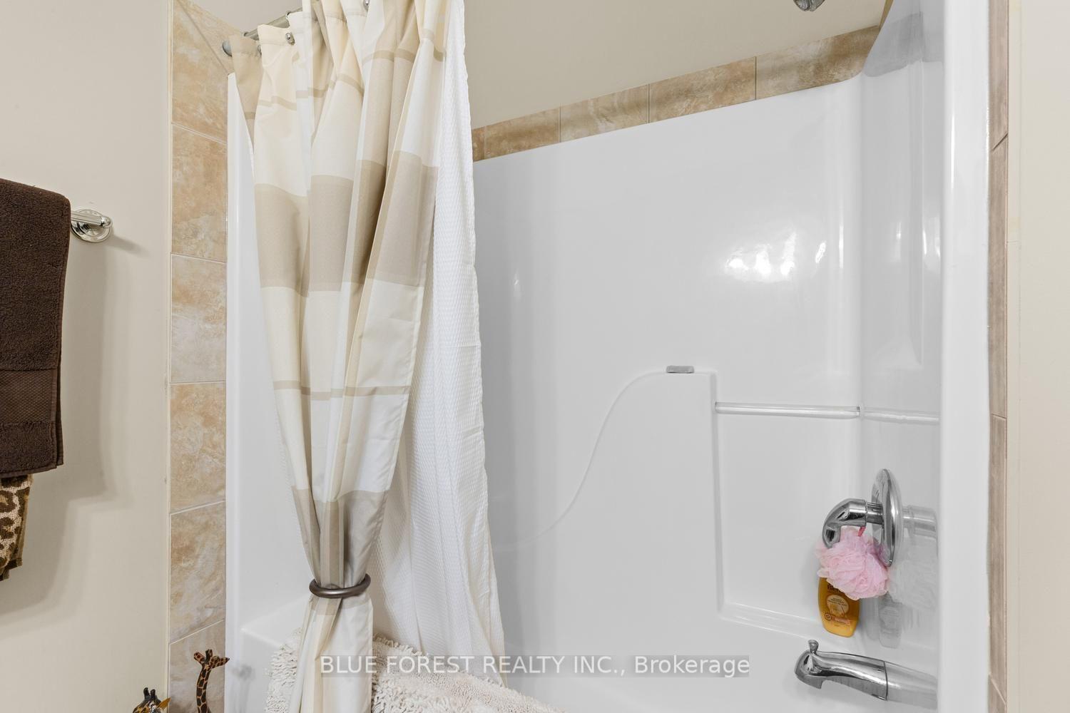 Photo 23 of Unit 3, 1 St. John's Drive, Middlesex Centre, Arva — HOMEH