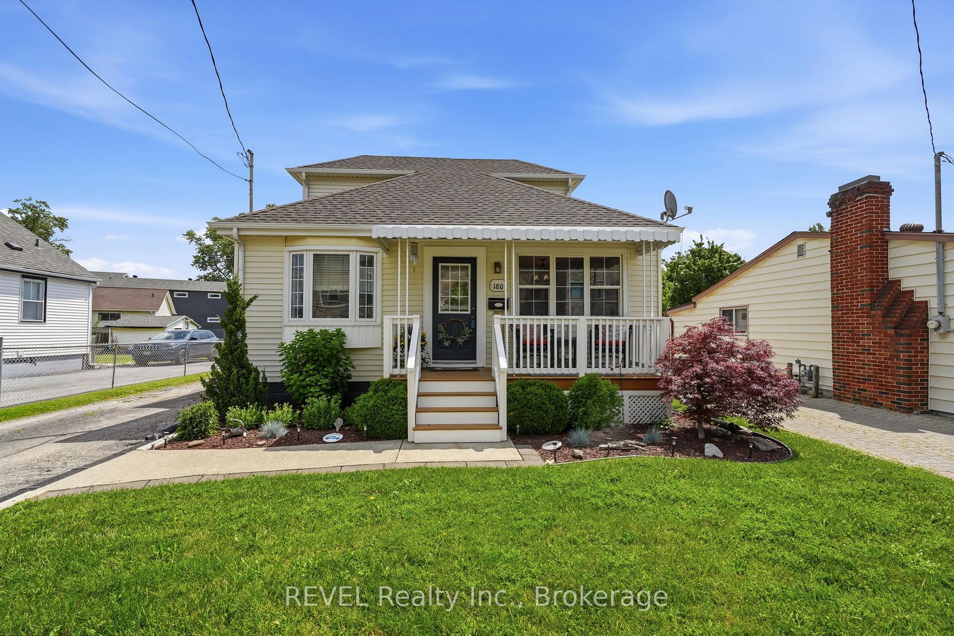 Front of 180 Louth Street