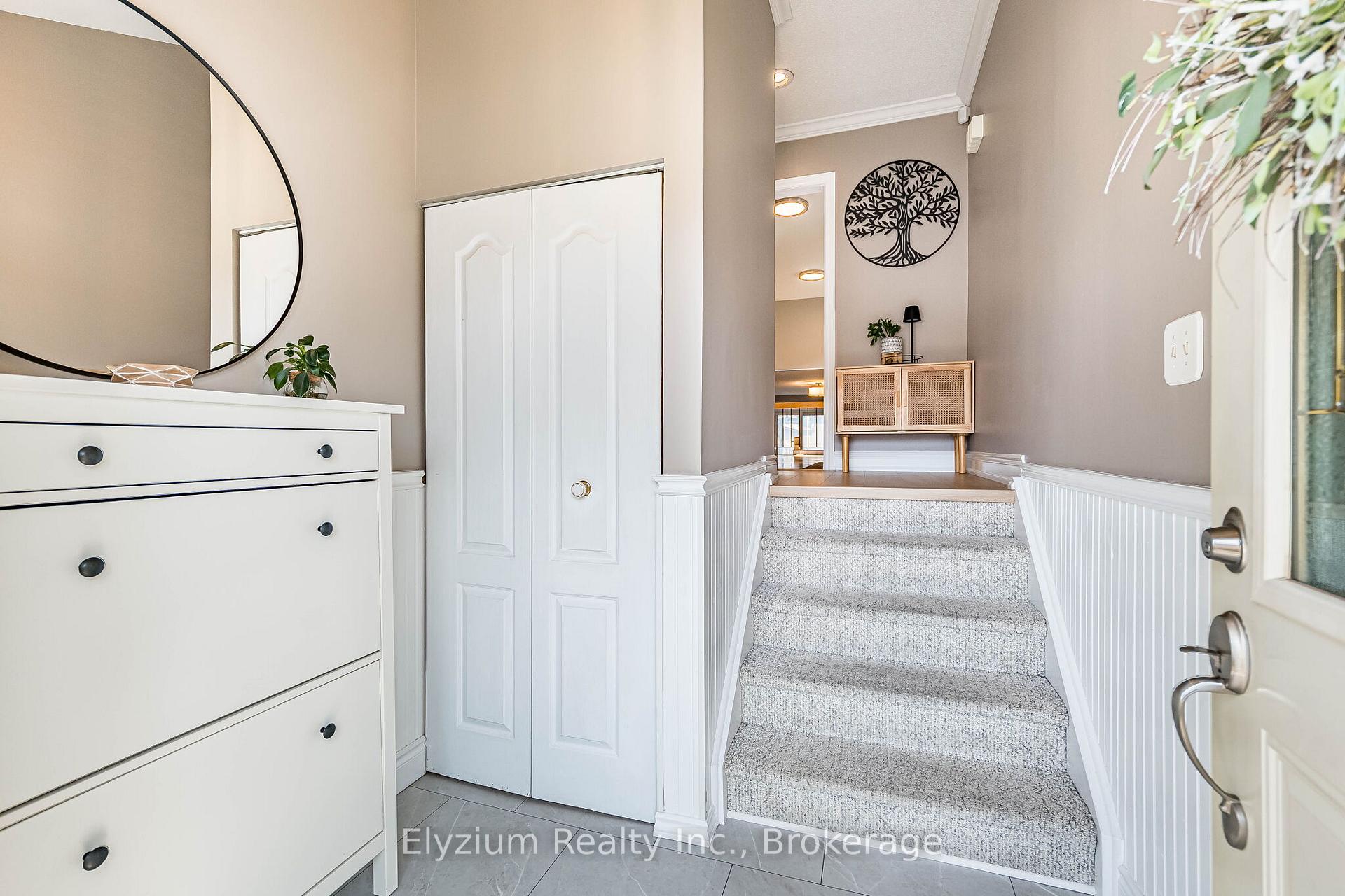 Photo 4 of 6953 Cherbourg Gardens, Mississauga, Meadowvale — HOMEH