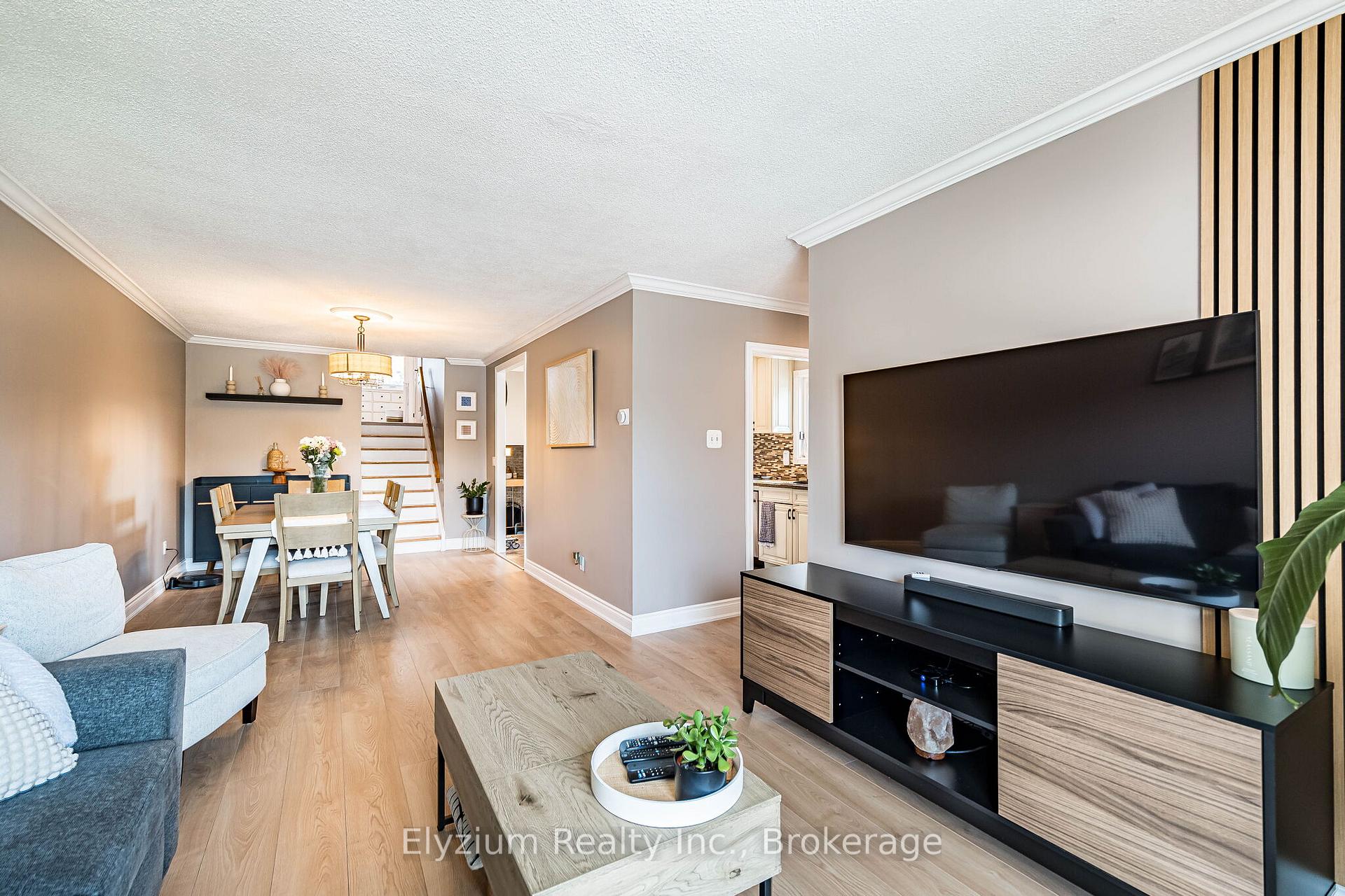 Photo 8 of 6953 Cherbourg Gardens, Mississauga, Meadowvale — HOMEH