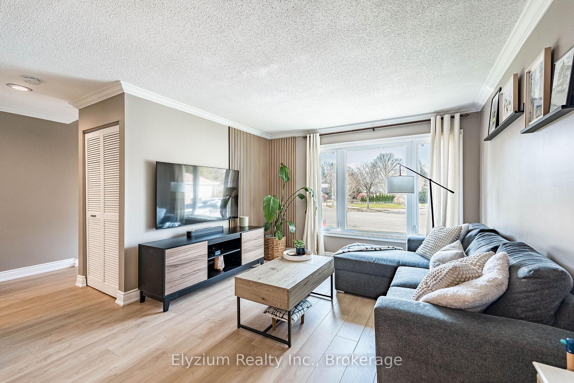 Photo 10 of 6953 Cherbourg Gardens, Mississauga, Meadowvale — HOMEH