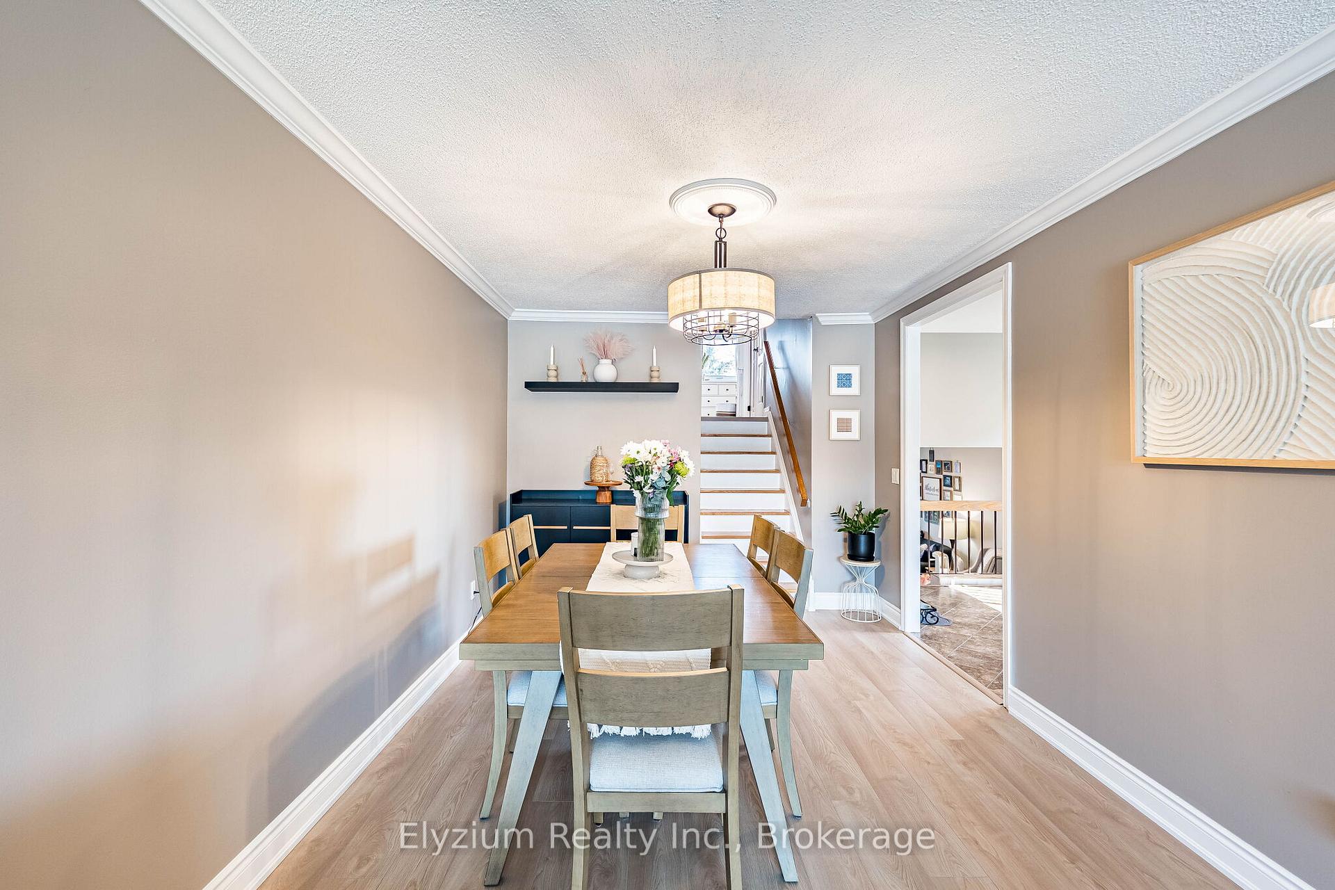 Photo 11 of 6953 Cherbourg Gardens, Mississauga, Meadowvale — HOMEH