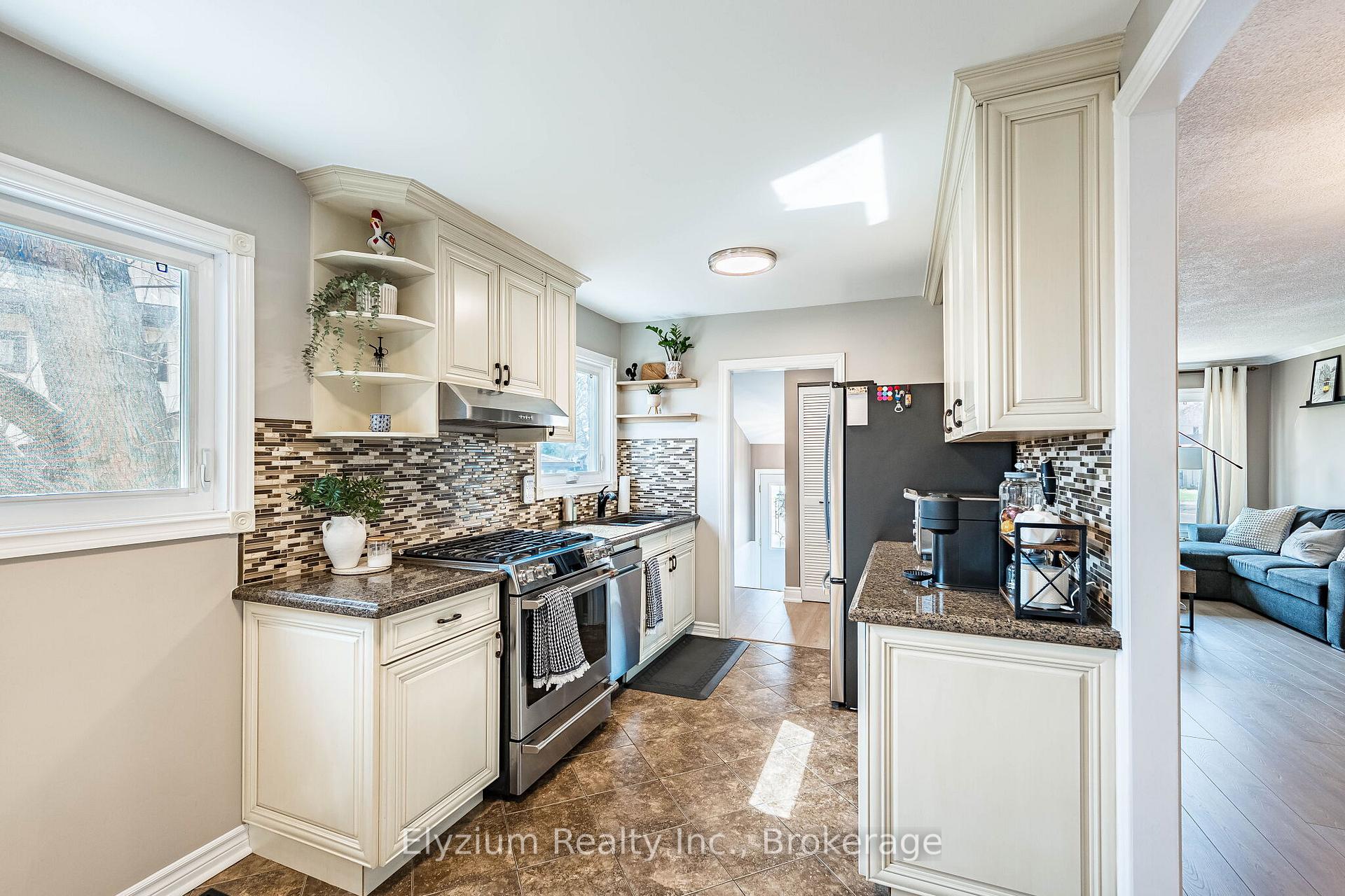 Photo 14 of 6953 Cherbourg Gardens, Mississauga, Meadowvale — HOMEH