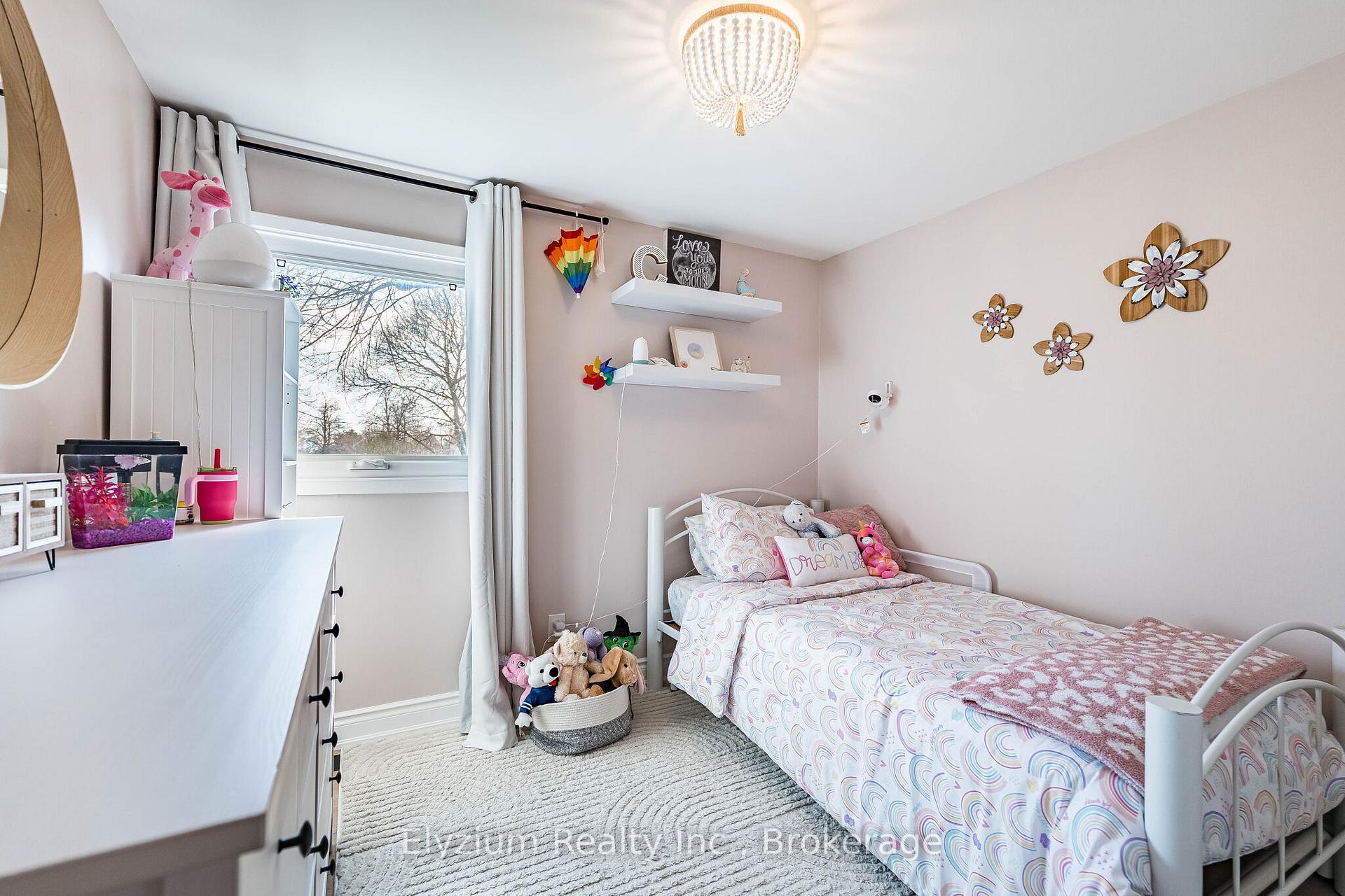 Photo 23 of 6953 Cherbourg Gardens, Mississauga, Meadowvale — HOMEH