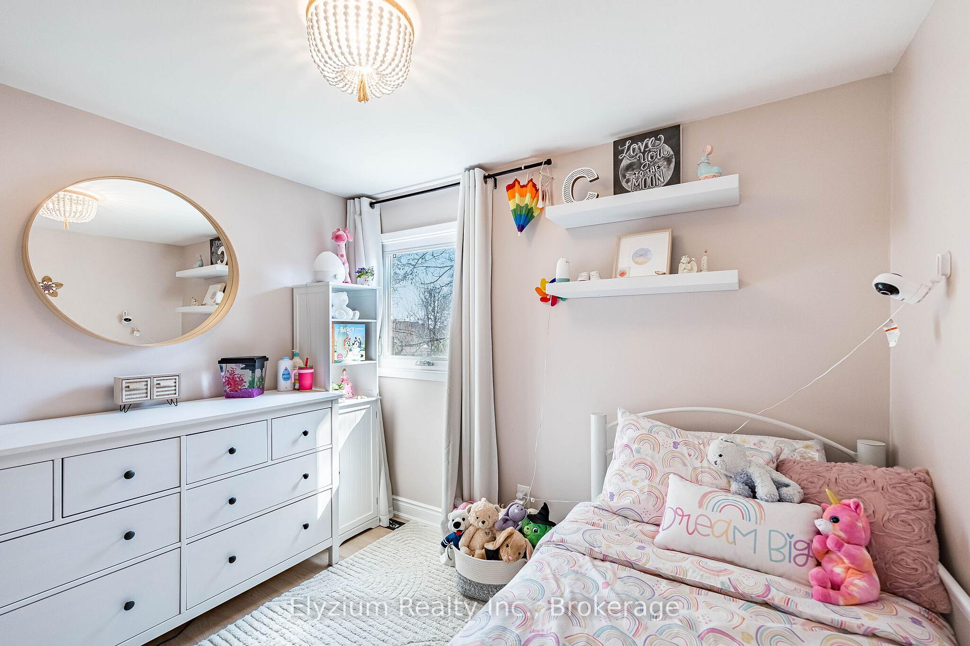 Photo 24 of 6953 Cherbourg Gardens, Mississauga, Meadowvale — HOMEH