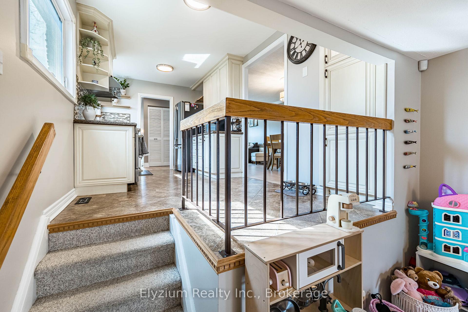 Photo 29 of 6953 Cherbourg Gardens, Mississauga, Meadowvale — HOMEH
