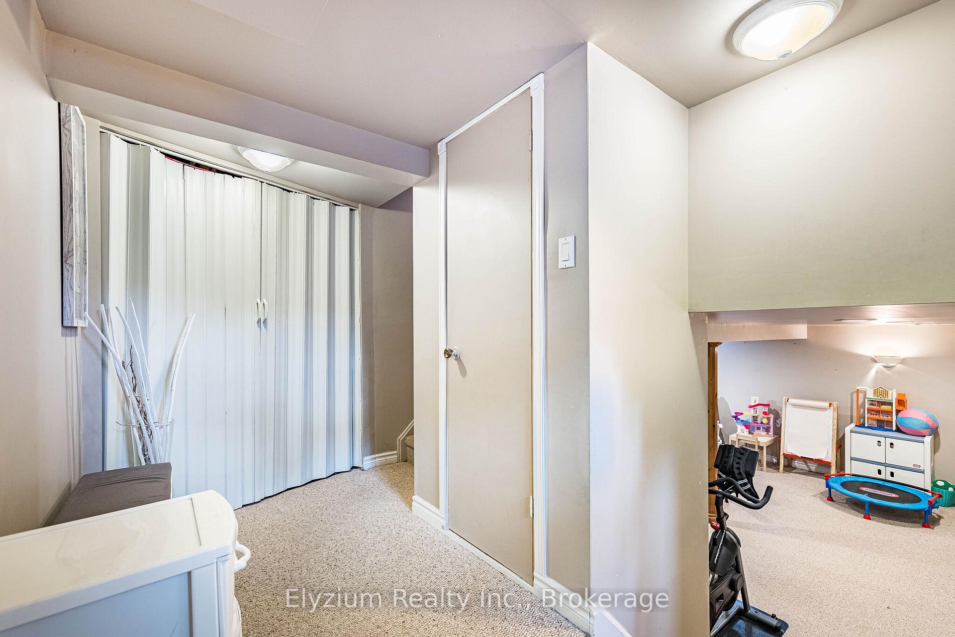 Photo 36 of 6953 Cherbourg Gardens, Mississauga, Meadowvale — HOMEH