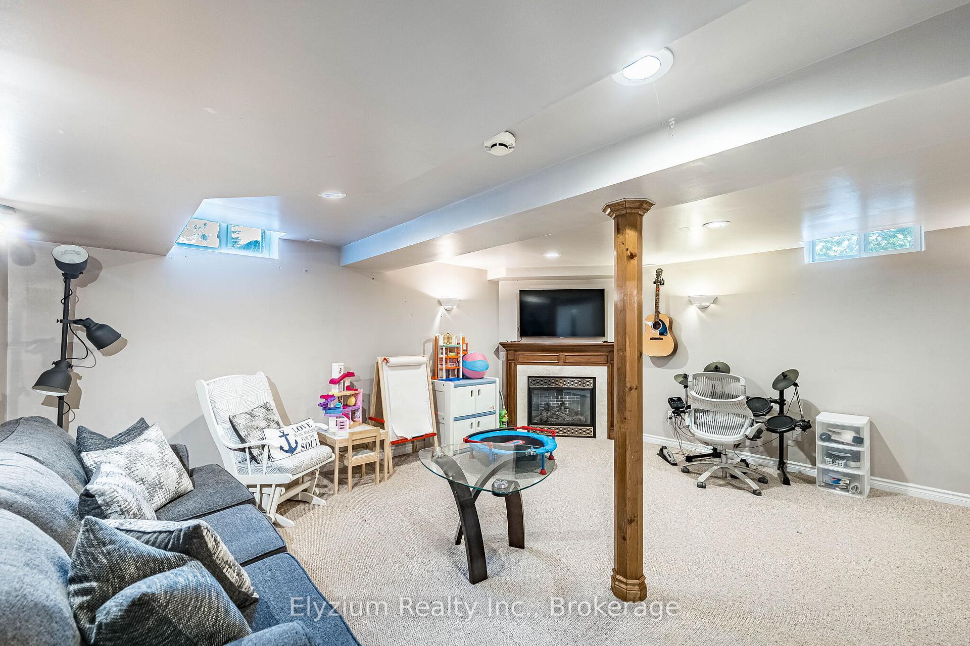 Photo 37 of 6953 Cherbourg Gardens, Mississauga, Meadowvale — HOMEH