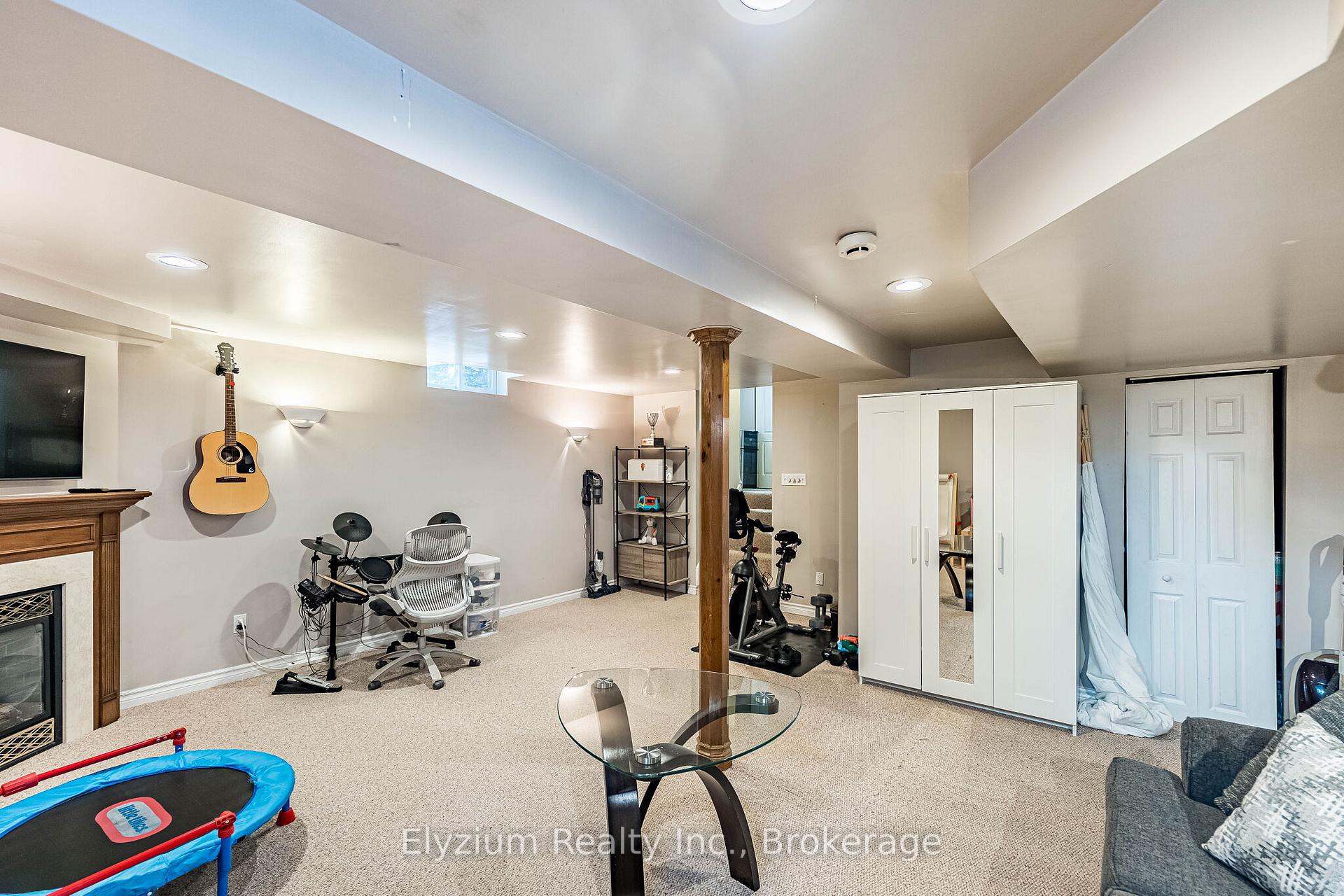 Photo 39 of 6953 Cherbourg Gardens, Mississauga, Meadowvale — HOMEH