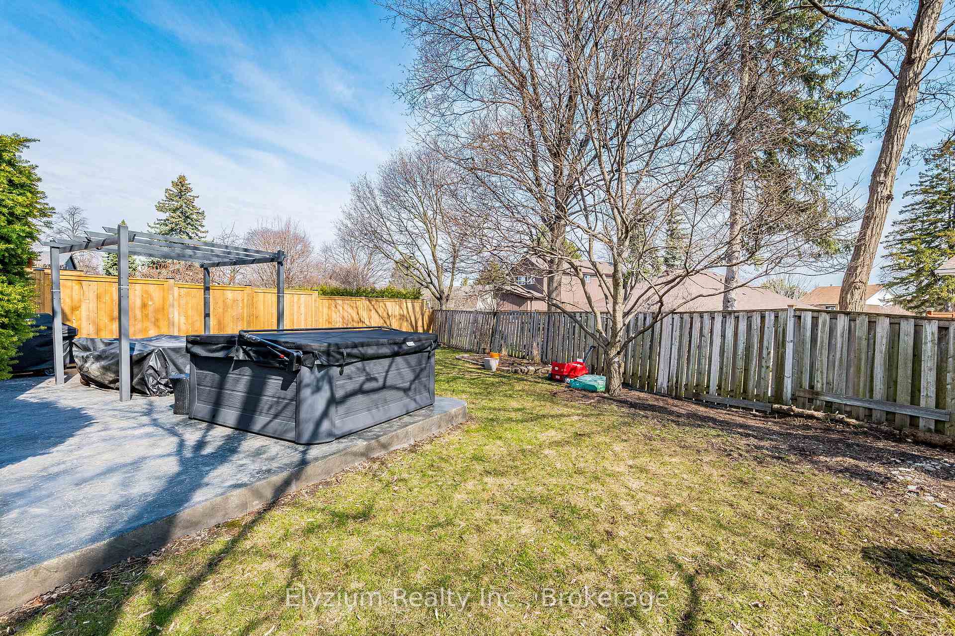 Photo 41 of 6953 Cherbourg Gardens, Mississauga, Meadowvale — HOMEH