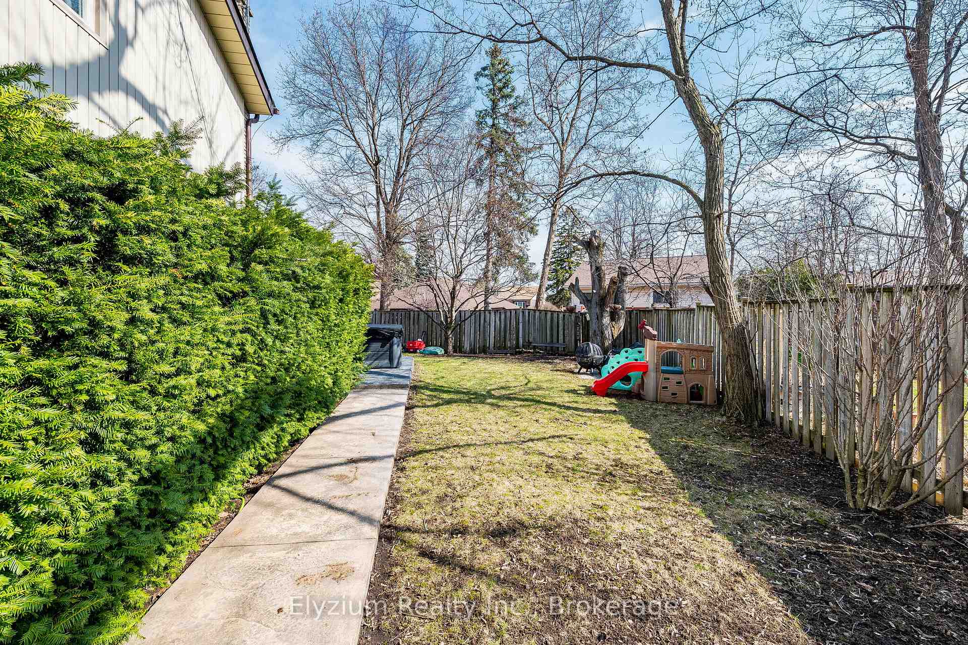 Photo 42 of 6953 Cherbourg Gardens, Mississauga, Meadowvale — HOMEH
