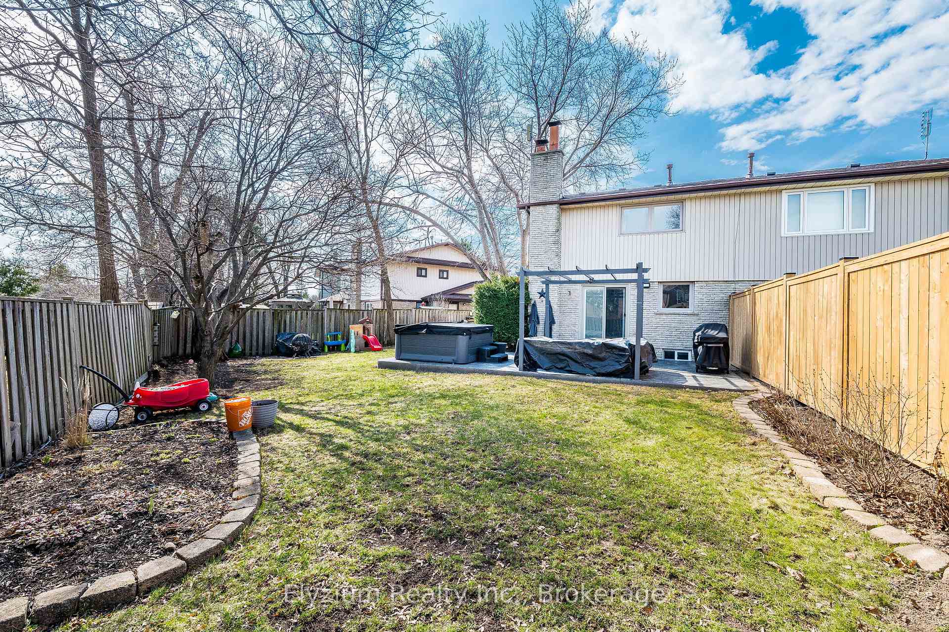 Photo 43 of 6953 Cherbourg Gardens, Mississauga, Meadowvale — HOMEH