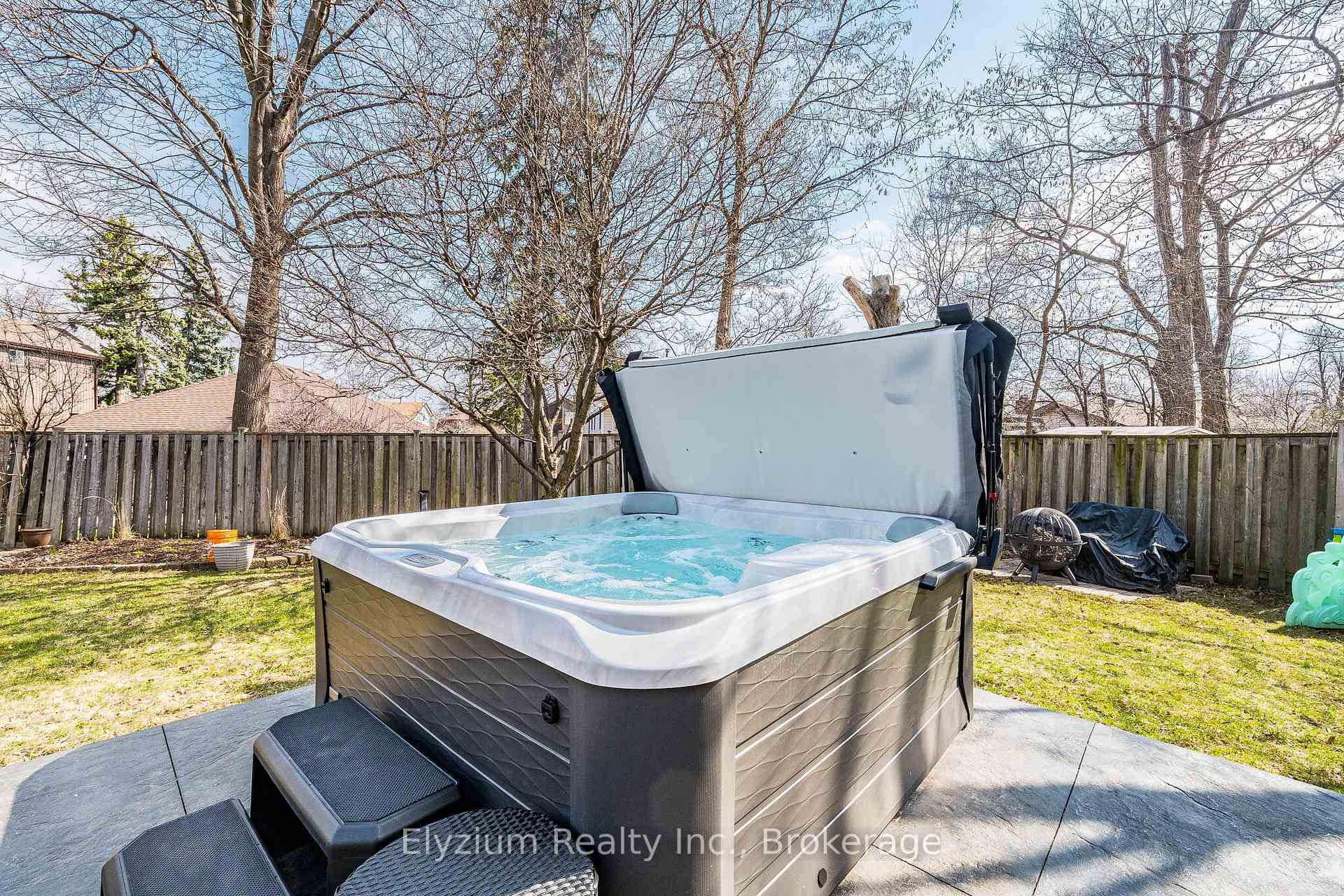Photo 45 of 6953 Cherbourg Gardens, Mississauga, Meadowvale — HOMEH