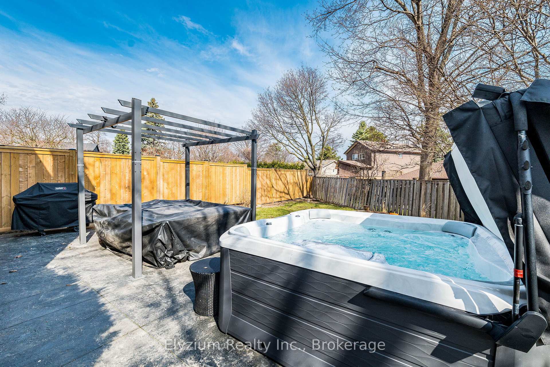 Photo 46 of 6953 Cherbourg Gardens, Mississauga, Meadowvale — HOMEH