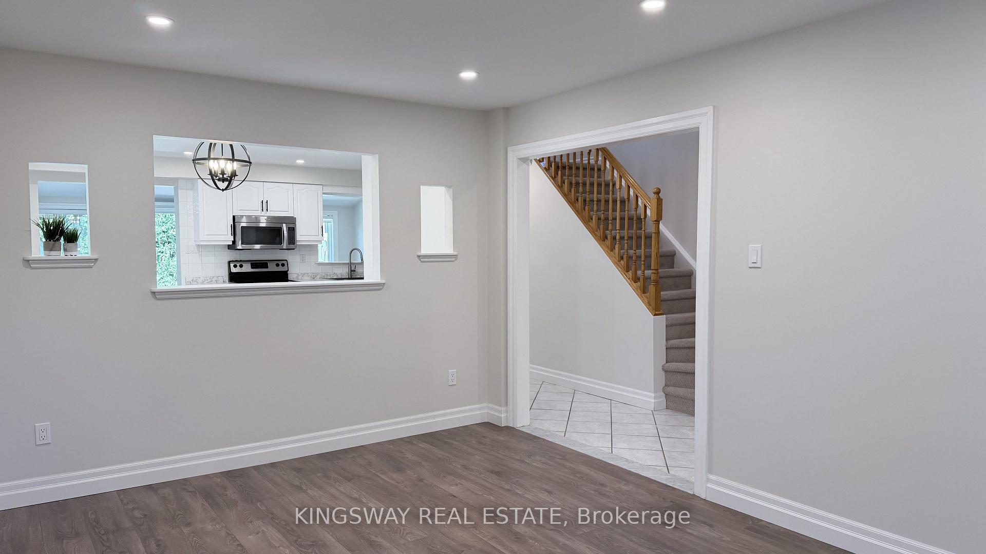 Photo 4 of 3123 Bartholomew Crescent, Mississauga, Meadowvale — HOMEH