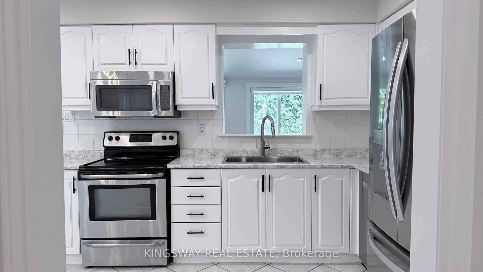 Photo 9 of 3123 Bartholomew Crescent, Mississauga, Meadowvale — HOMEH