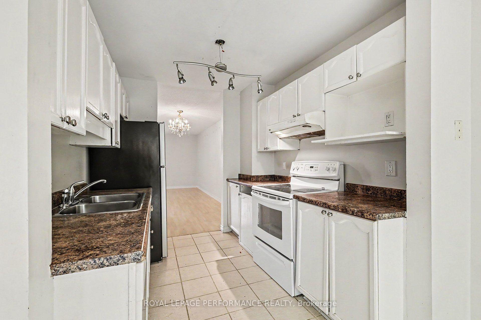 Photo 10 of 8 Southport Drive, Ottawa, Hunt Club Park/Greenboro — HOMEH