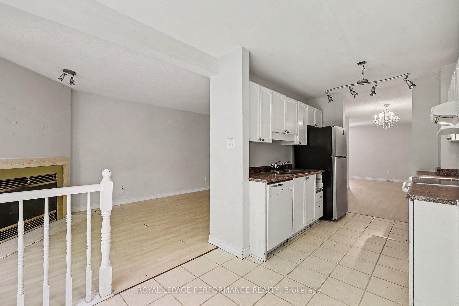 Photo 11 of 8 Southport Drive, Ottawa, Hunt Club Park/Greenboro — HOMEH