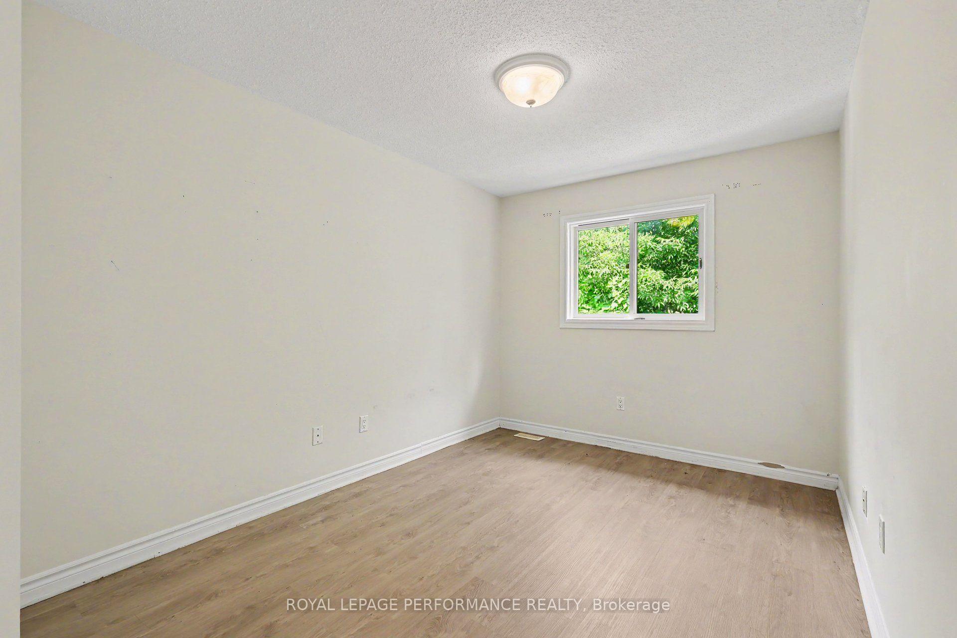 Photo 21 of 8 Southport Drive, Ottawa, Hunt Club Park/Greenboro — HOMEH