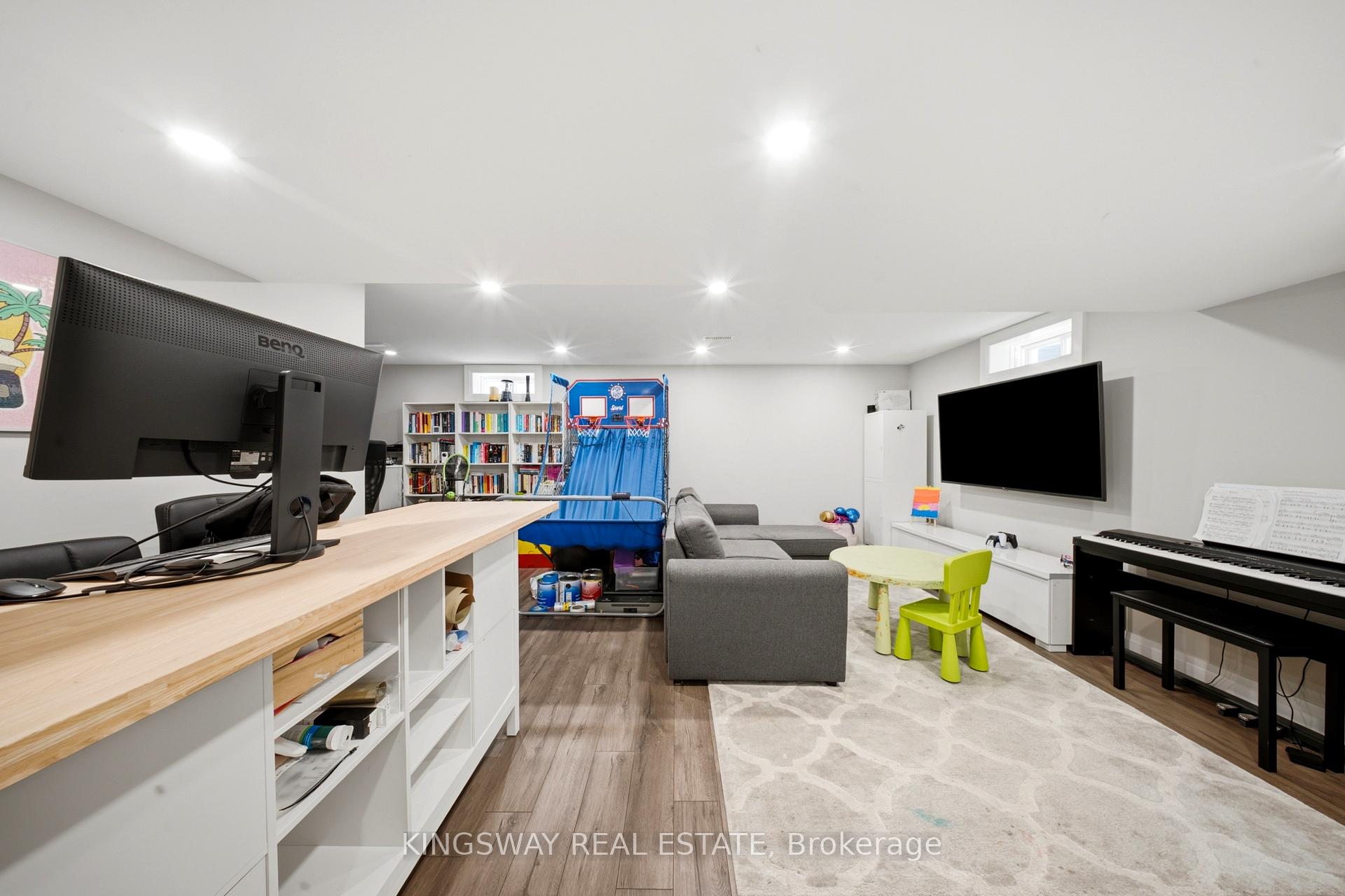 Photo 21 of 1032 Diefenbaker Street, Milton, Willmott — HOMEH