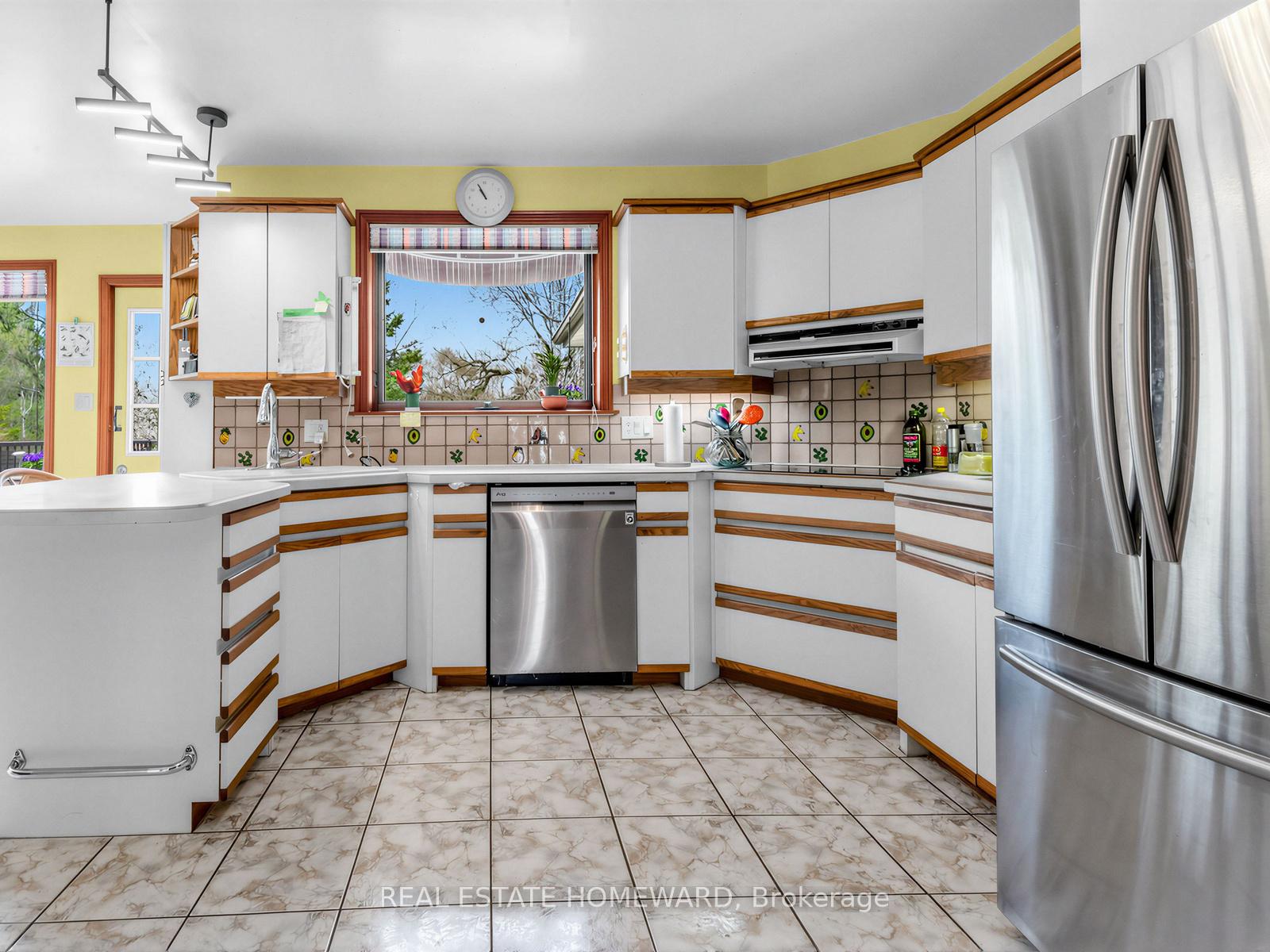Photo 9 of 38 Centennial Road, Scarborough, Centennial Scarborough — HOMEH