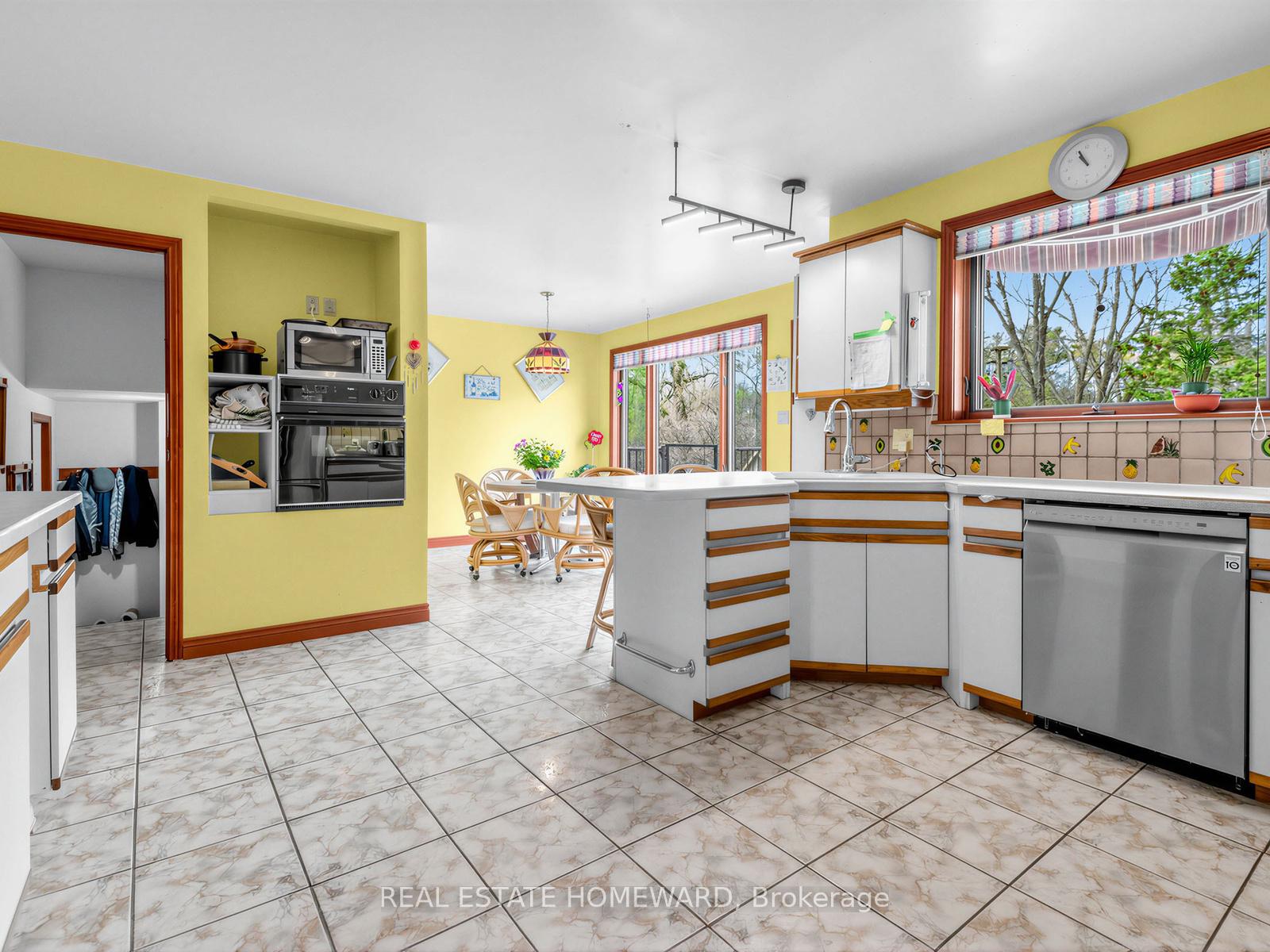 Photo 10 of 38 Centennial Road, Scarborough, Centennial Scarborough — HOMEH