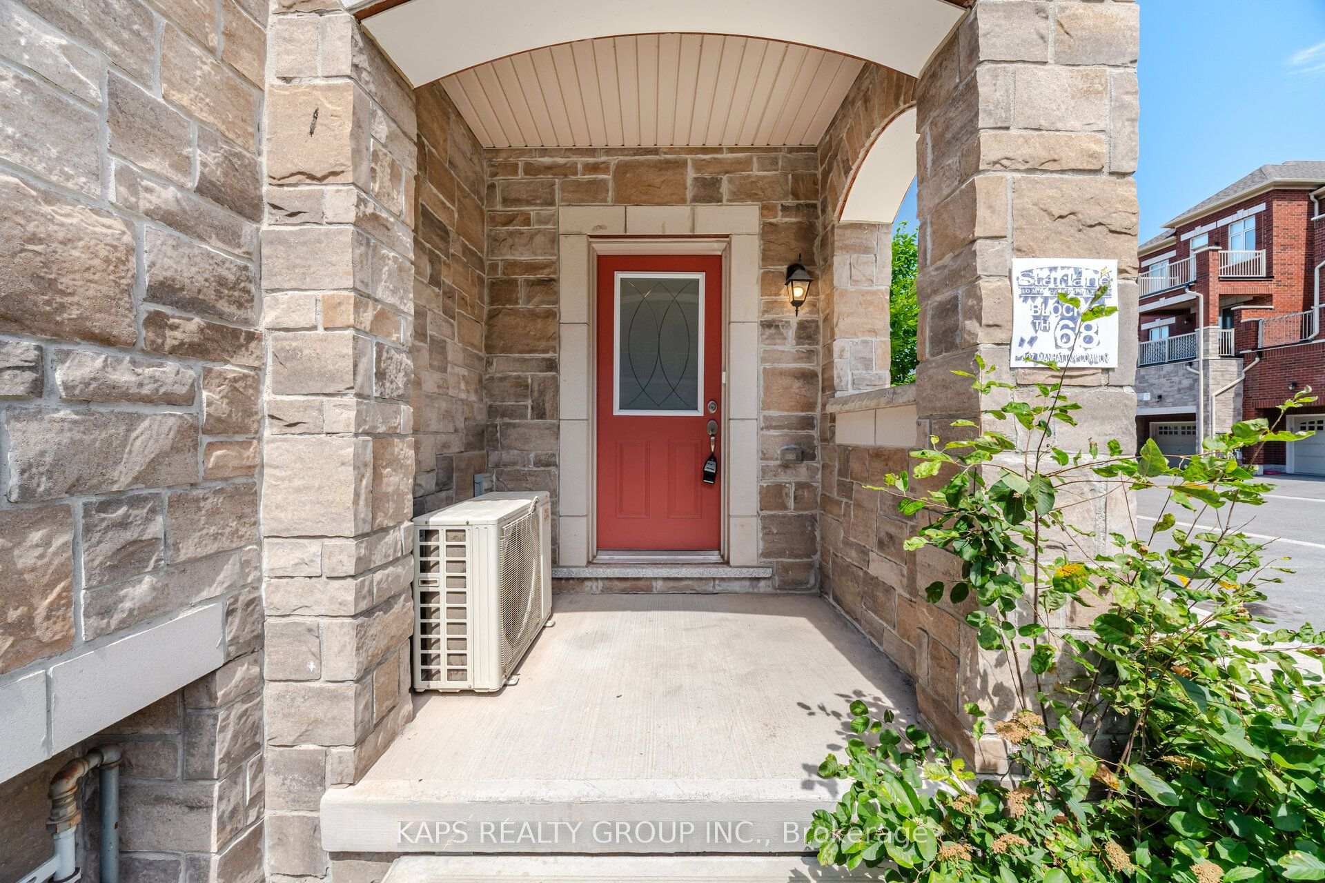 Photo 5 of 497 Manhattan Common, Oakville, Joshua Meadows — HOMEH