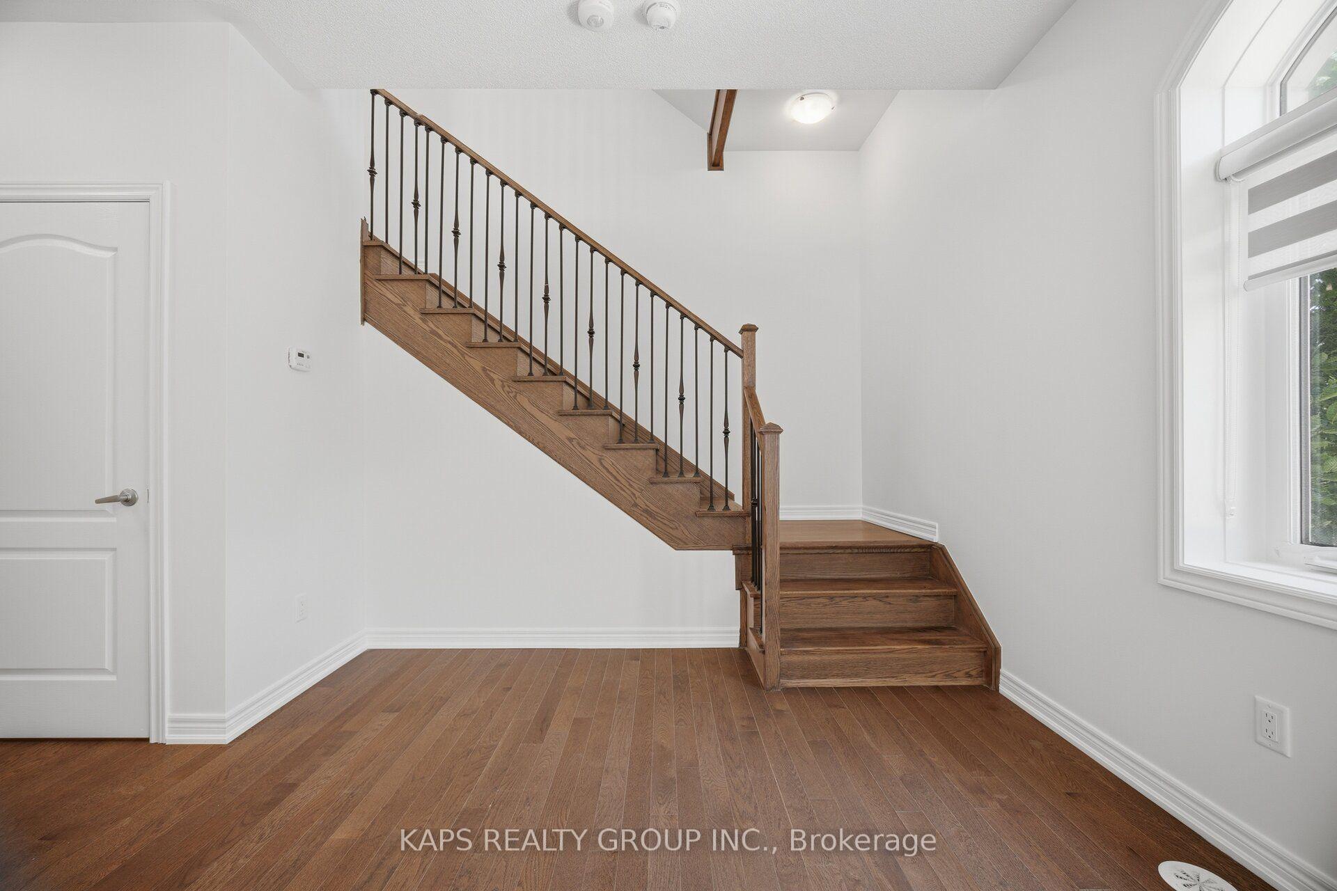 Photo 9 of 497 Manhattan Common, Oakville, Joshua Meadows — HOMEH