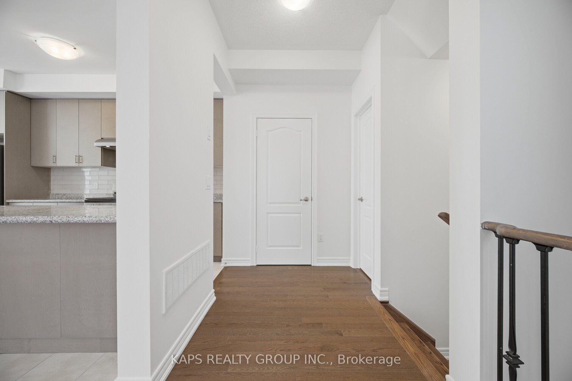 Photo 10 of 497 Manhattan Common, Oakville, Joshua Meadows — HOMEH